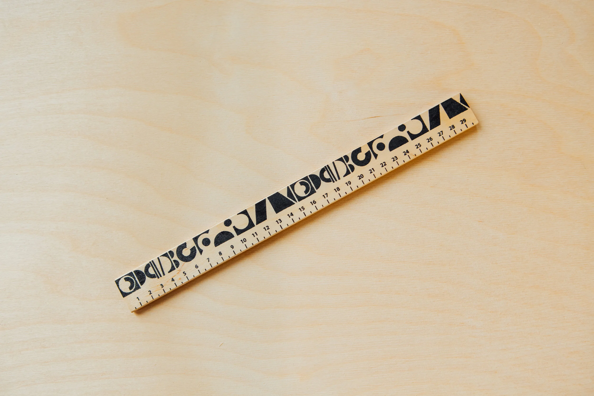 D1819 ruler black.jpg