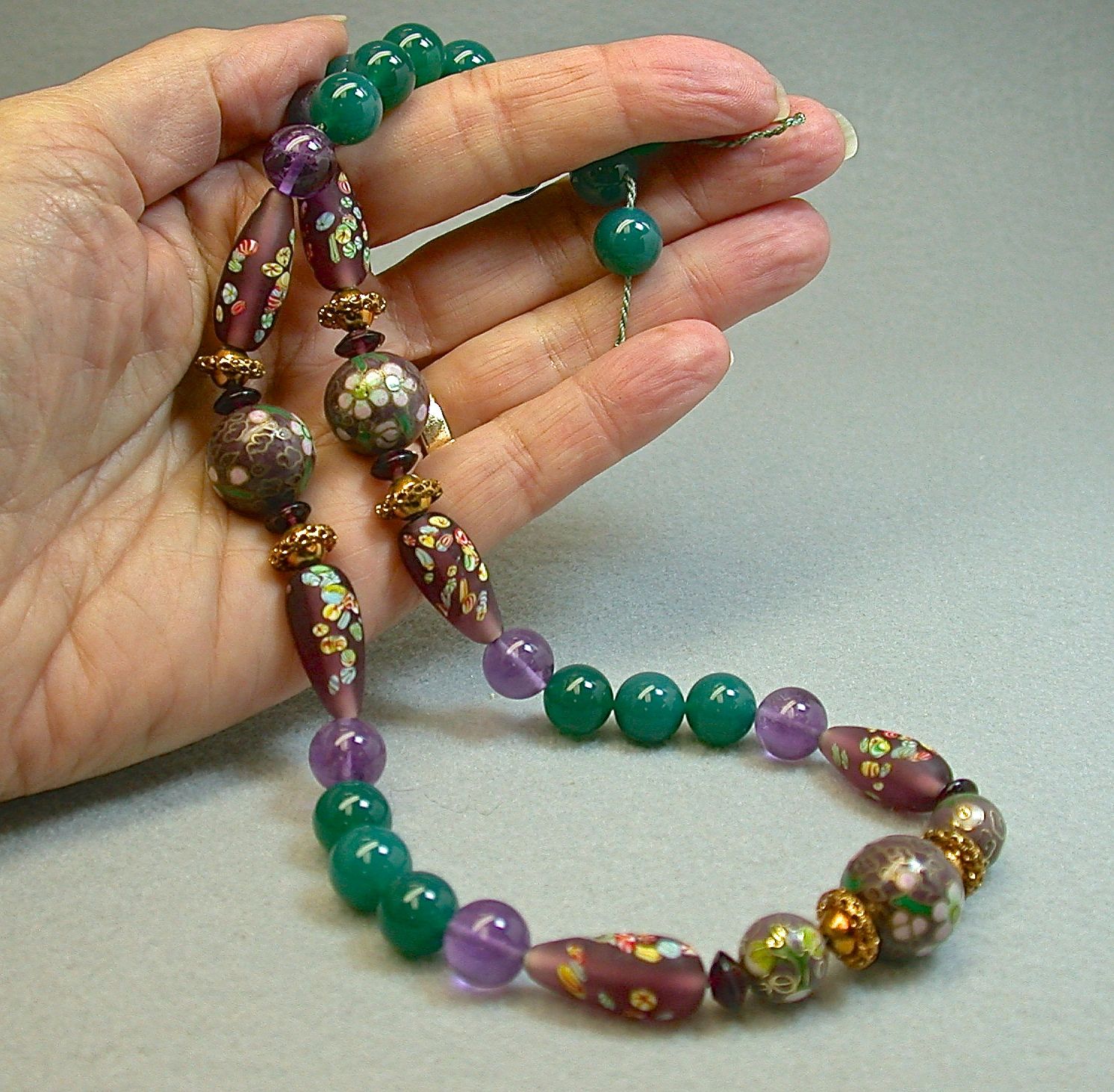 Vintage Emerald Green Chalcedony Bead Necklace