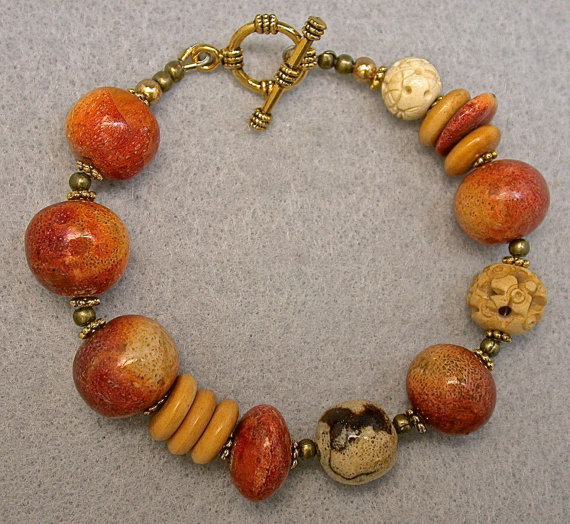 Vintage Apple Coral Bead Bracelet