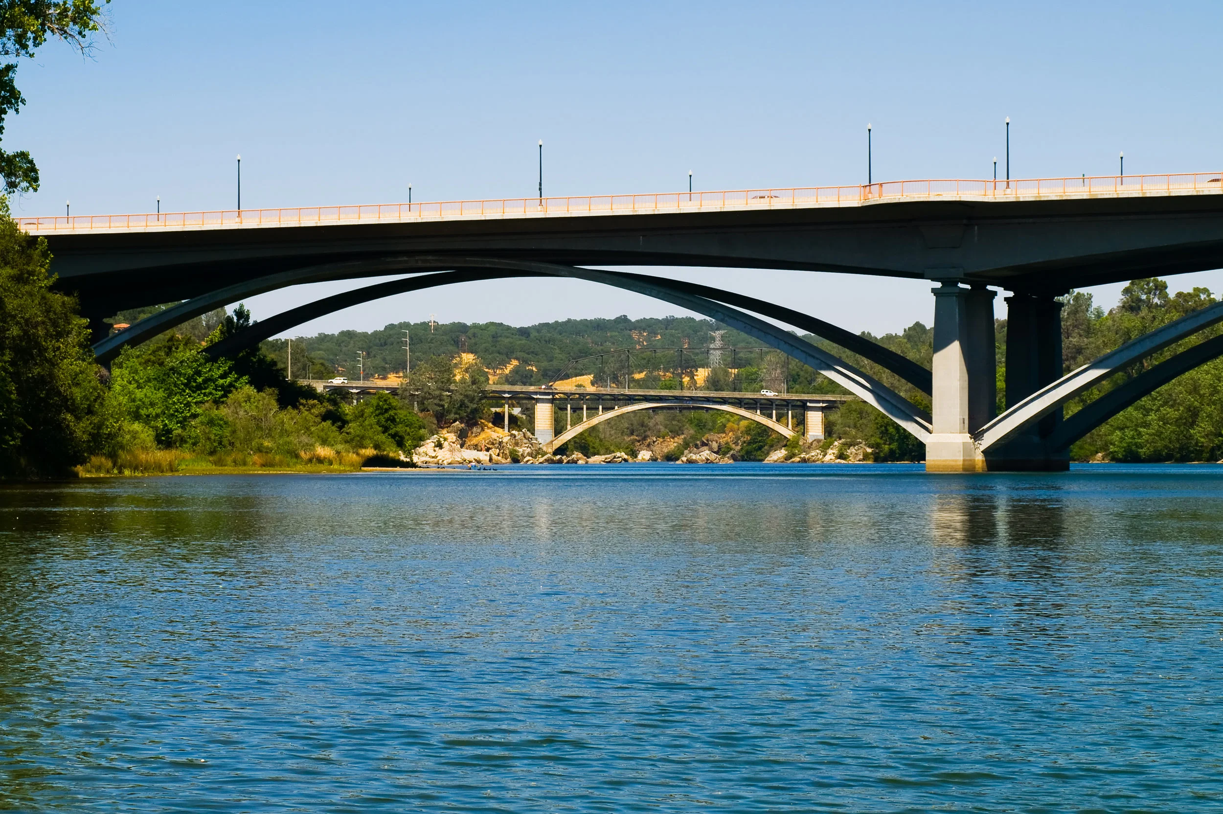 shutterstock_Folsom_bridge.jpg