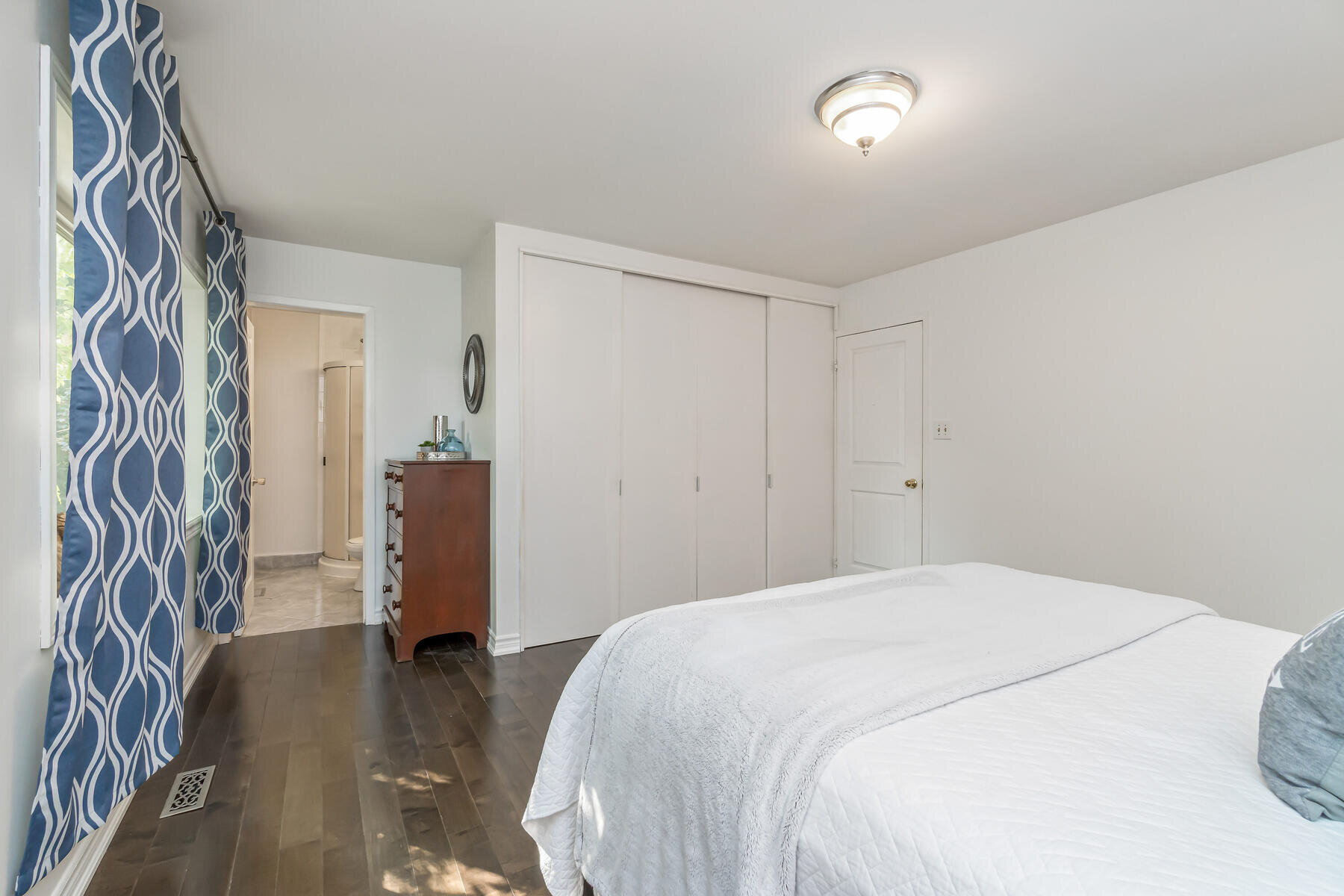 6 Adamson Street S Norval ON-035-036-Master Bedroom-MLS_Size.jpg