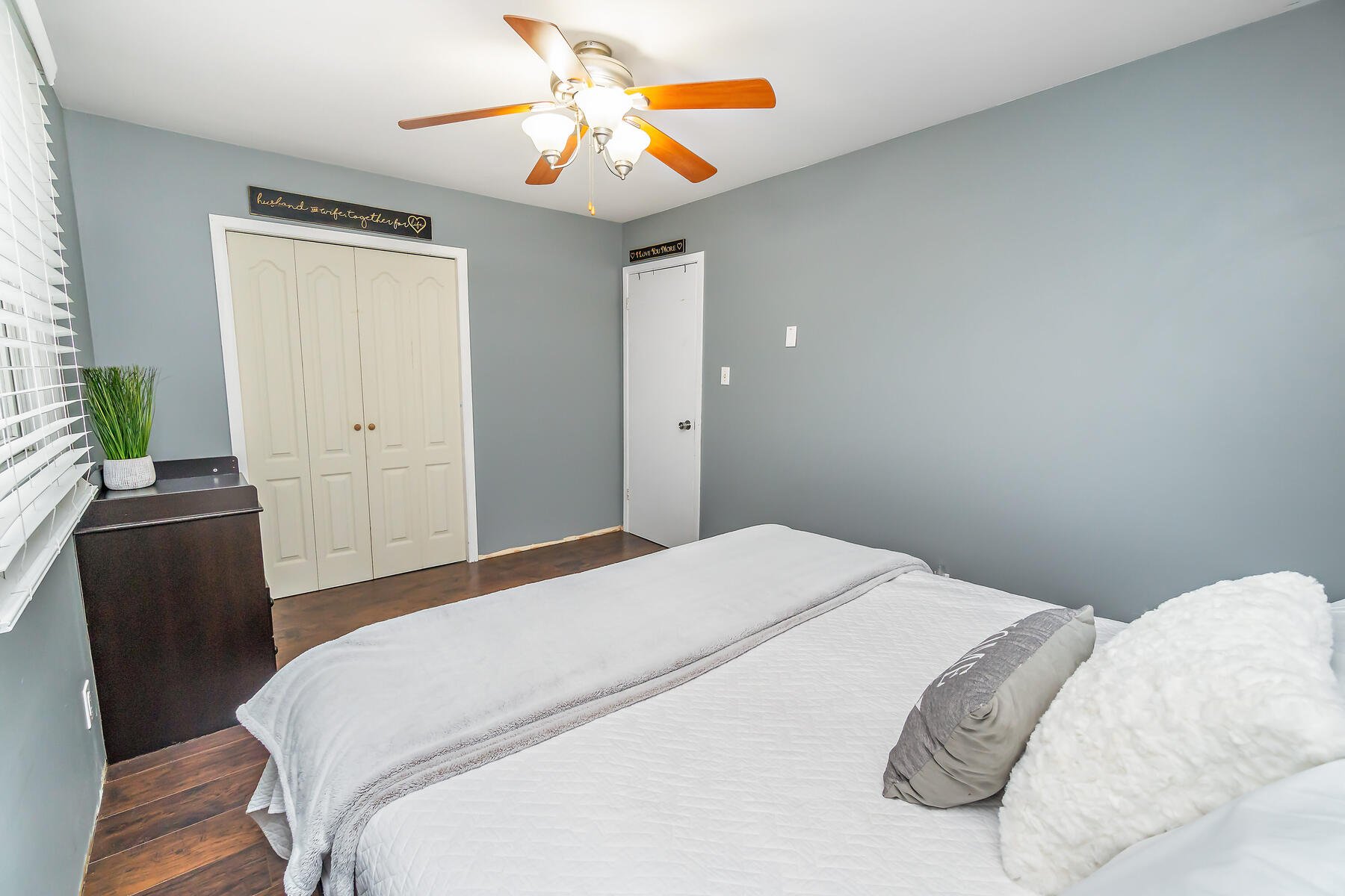 20 Mountainview Rd S Unit 30 Halton Hills ON L7G 4K3 Canada-025-032-Primary Bedroom-MLS_Size.jpg