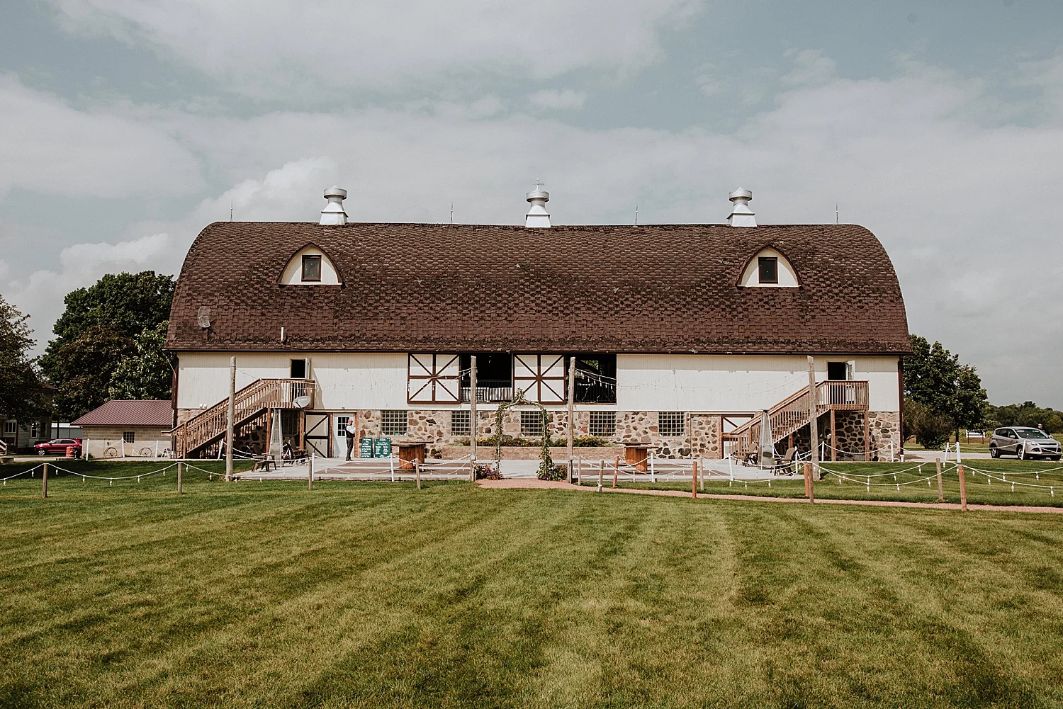 The Hayloft Barn Wedding in Watertown, WI | Laura + Travis