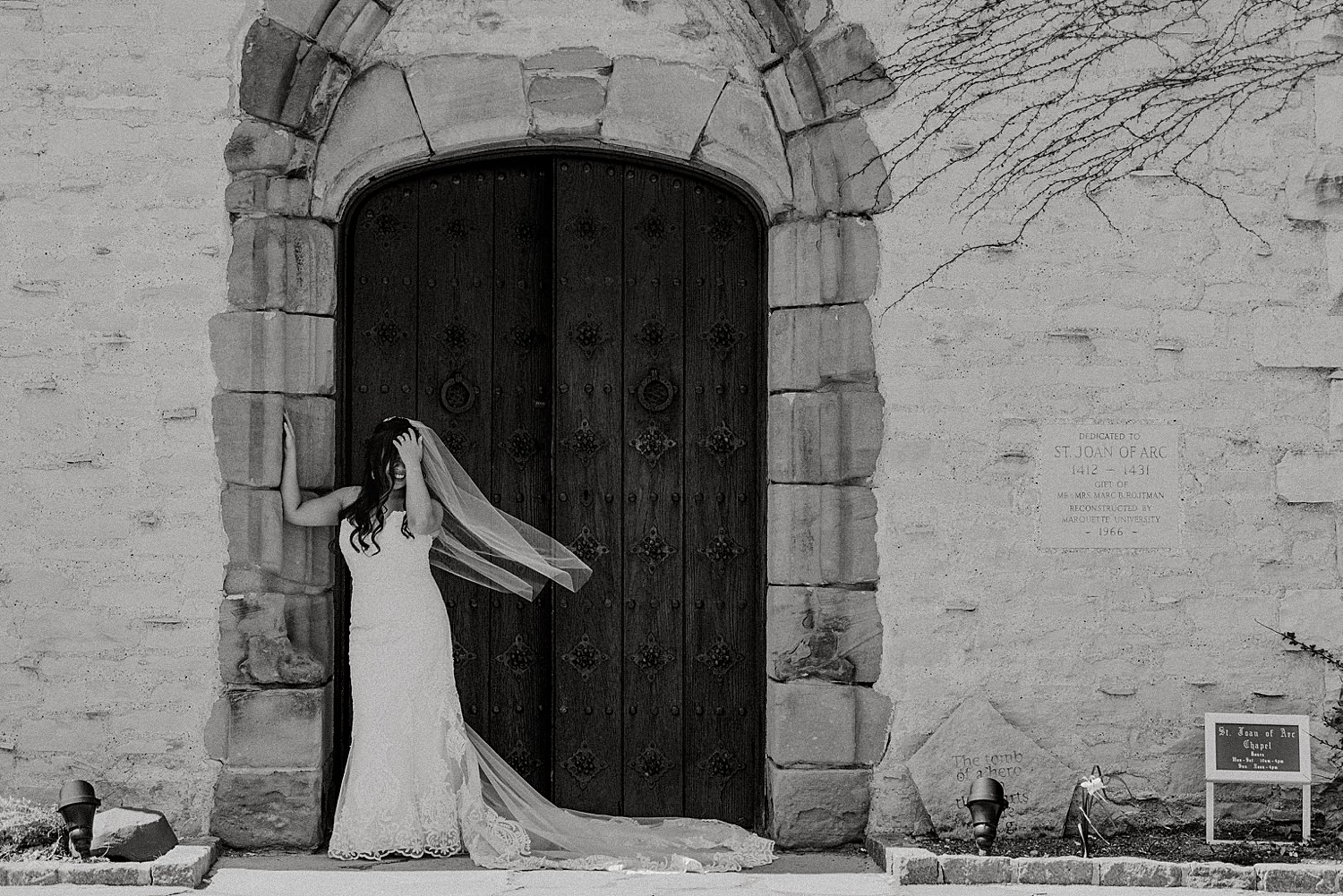 Downtown-Milwaukee-Wedding-Photos_0035.jpg