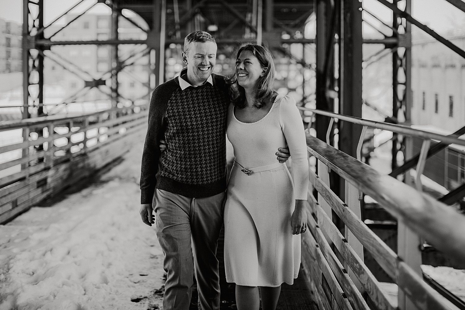 industrial-winter-engagement-session_0023.jpg