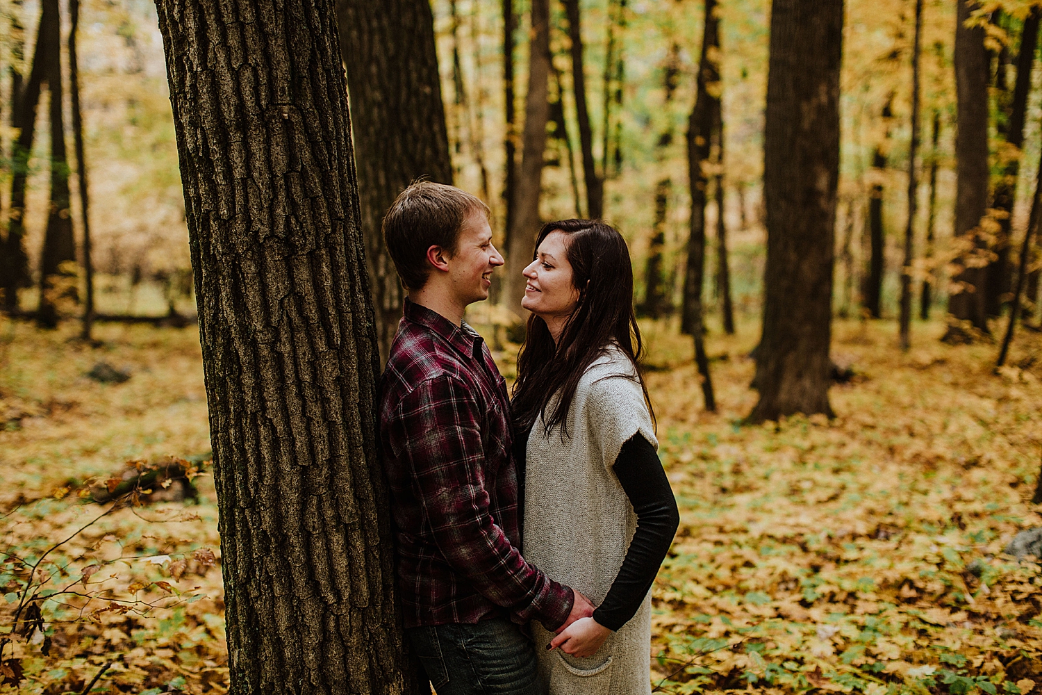 devils-lake-engagement-session_0013.jpg
