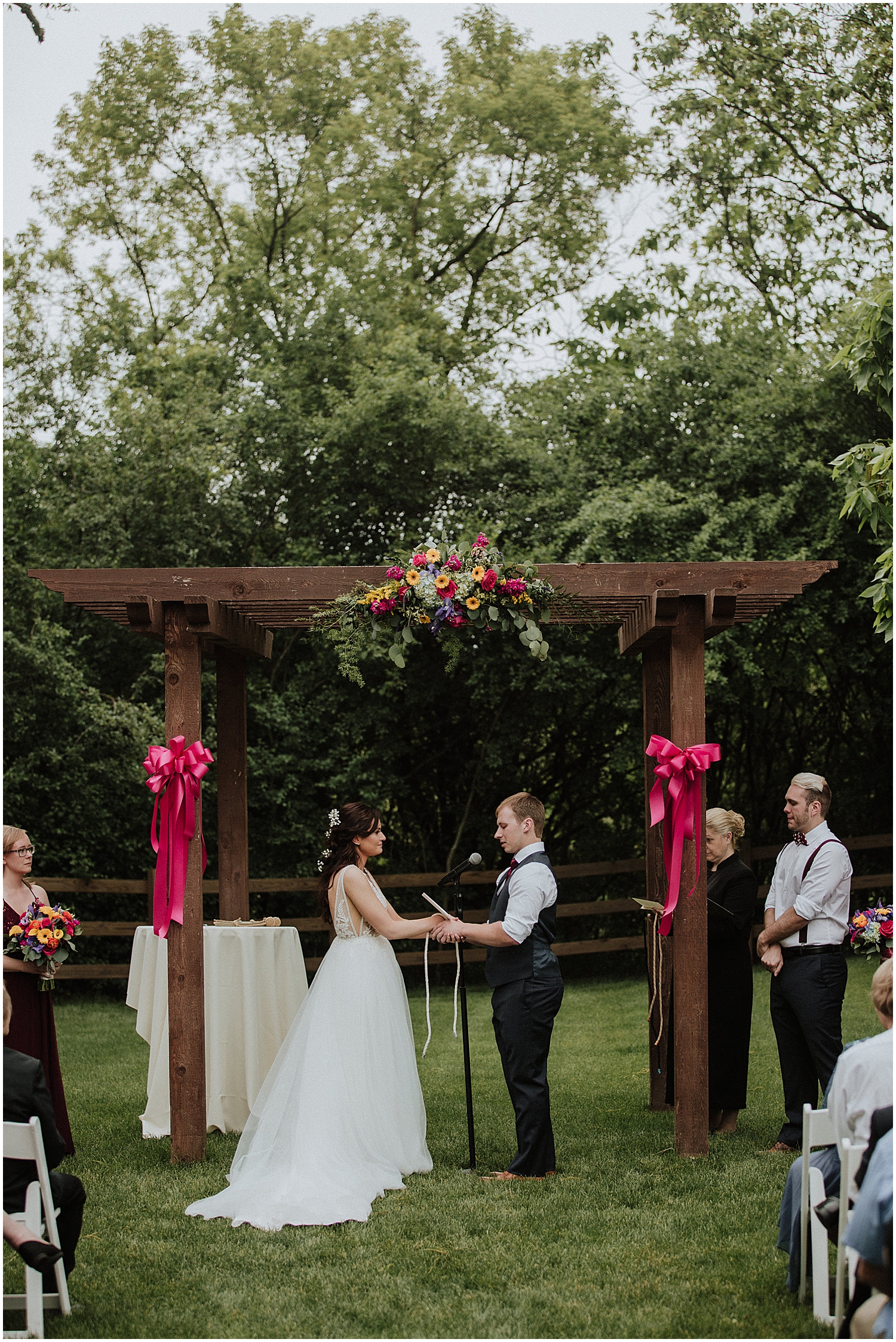 colorful-vibrant-rustic-manor-wedding_0029.jpg