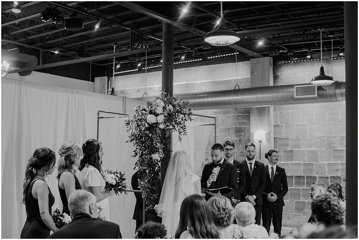 modern-atrium-wedding_0030.jpg