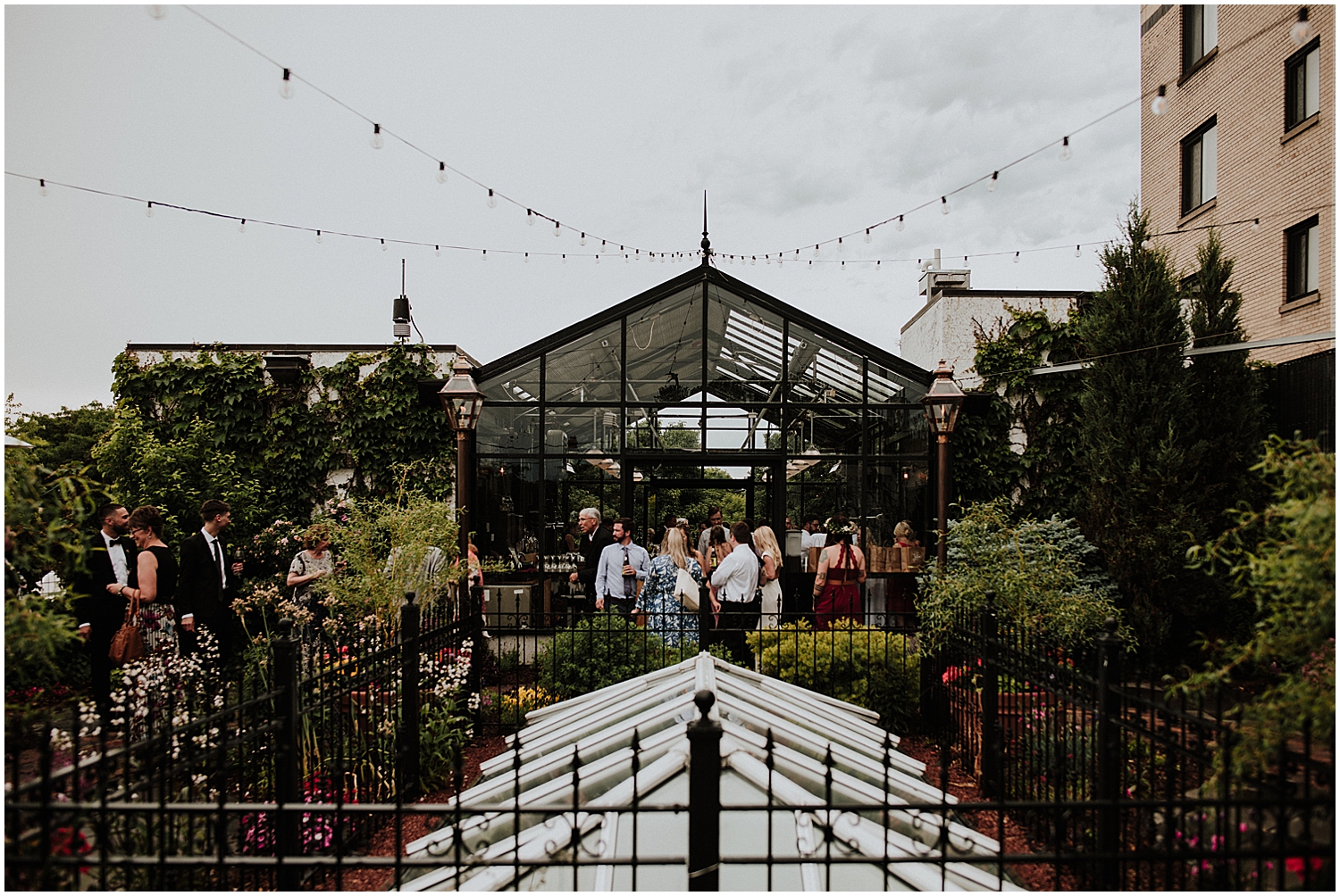 modern-atrium-wedding_0052.jpg