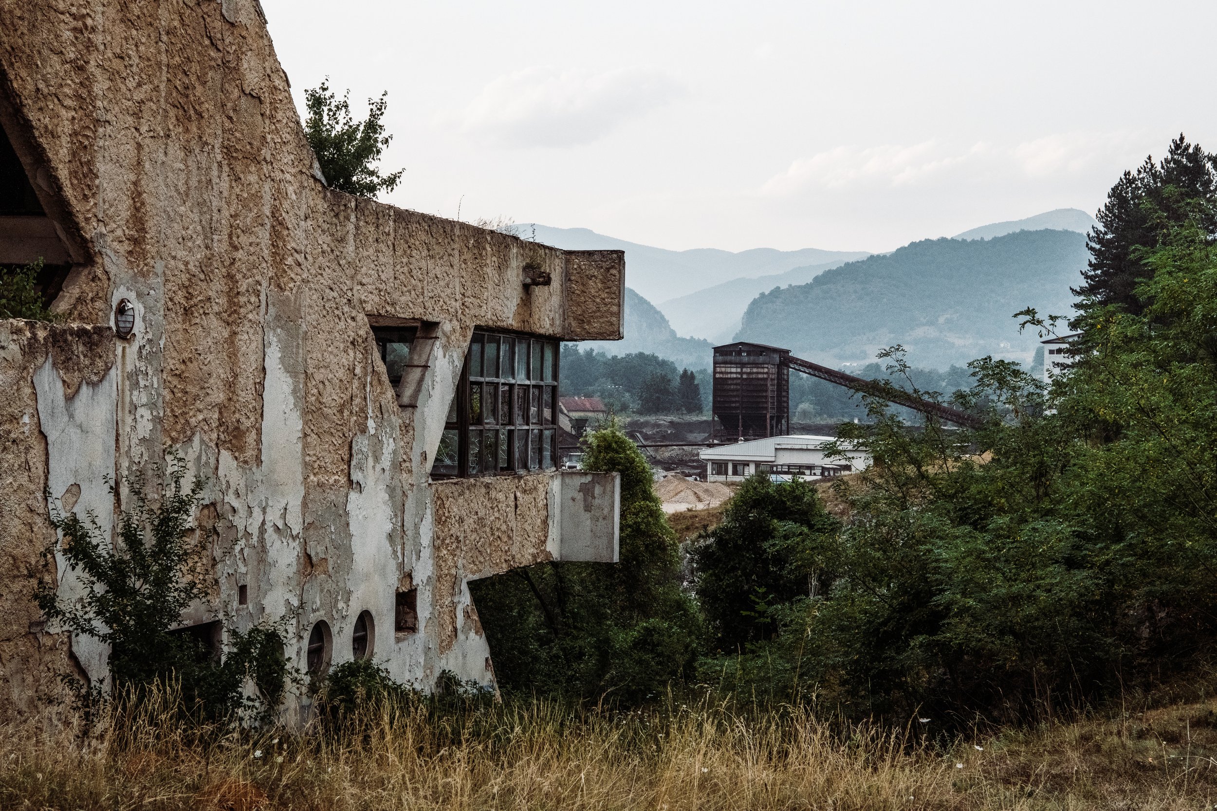 BALKANS SARAJEVO USINE.jpg