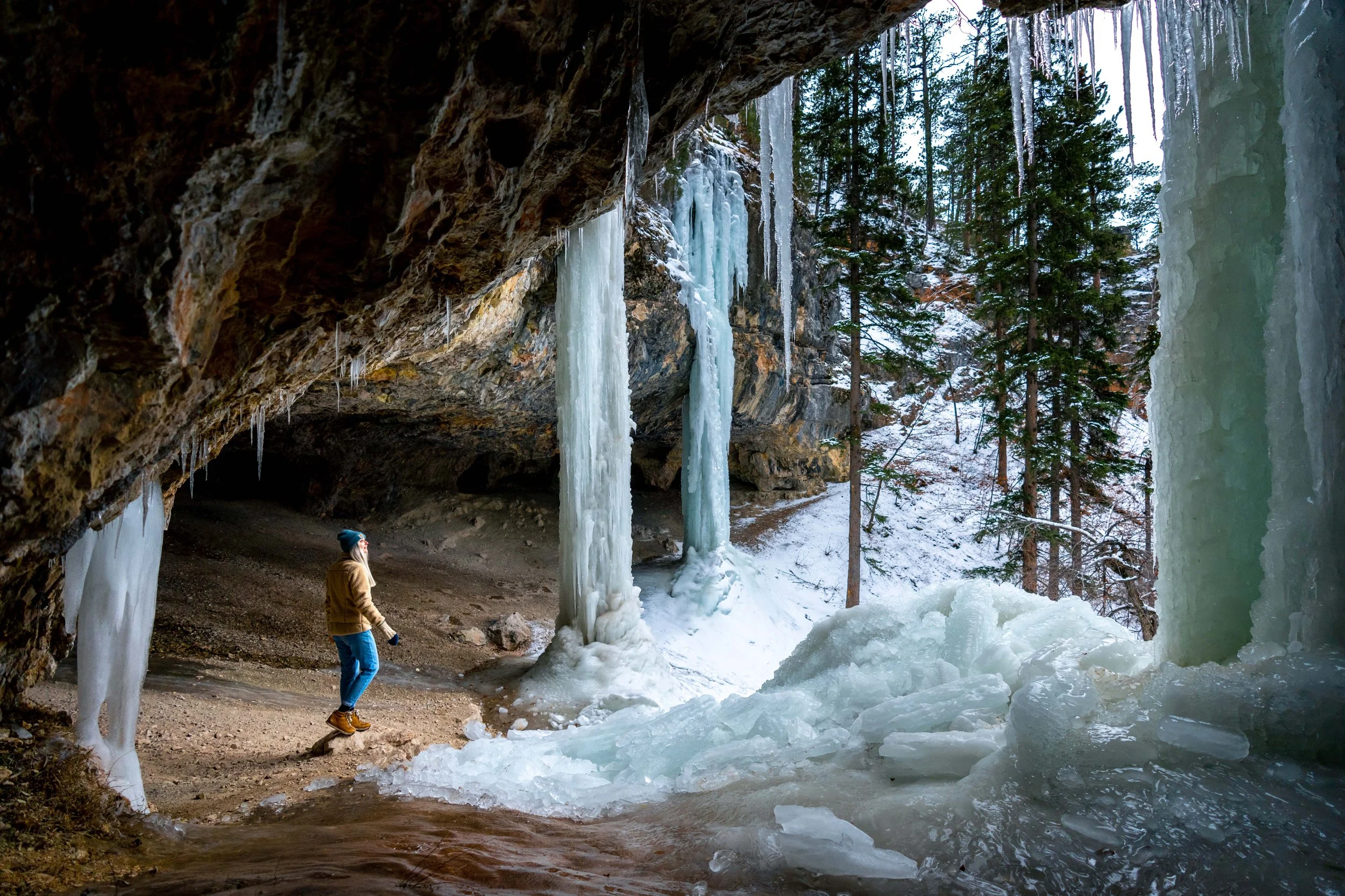 CommunityCaves-Winter-20220311-ByronBanasiak-8_1.jpg