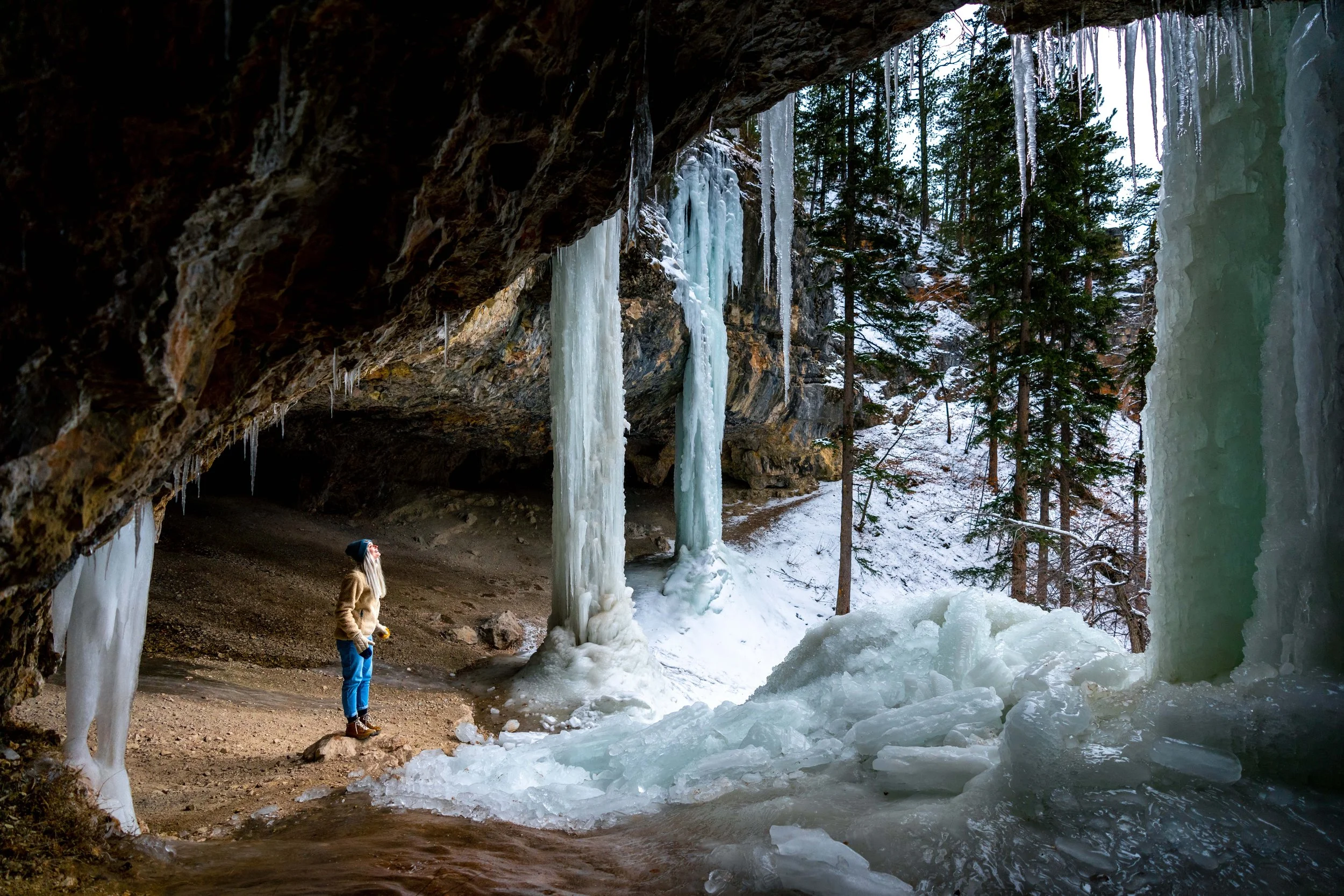 CommunityCaves-Winter-20220311-ByronBanasiak-7_1.jpg
