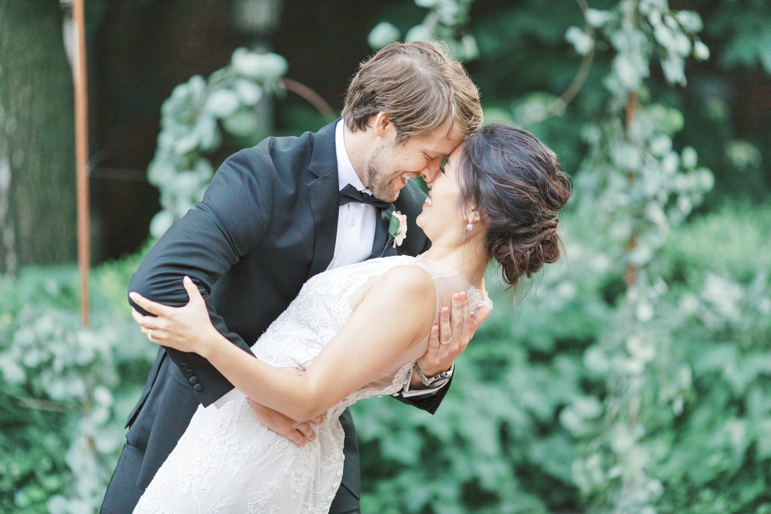 Stephanie+MartinMarried_Salt+Cedar201900832.jpg