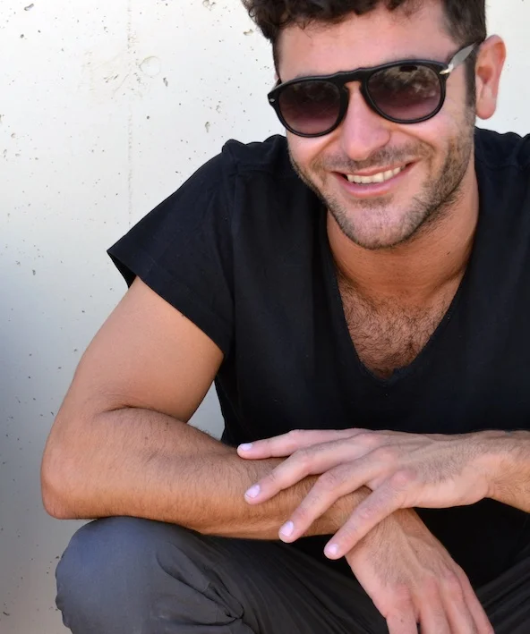 Francesco Mami. Yo también sonreiría si estuviese por sacar un EP como 10191. 