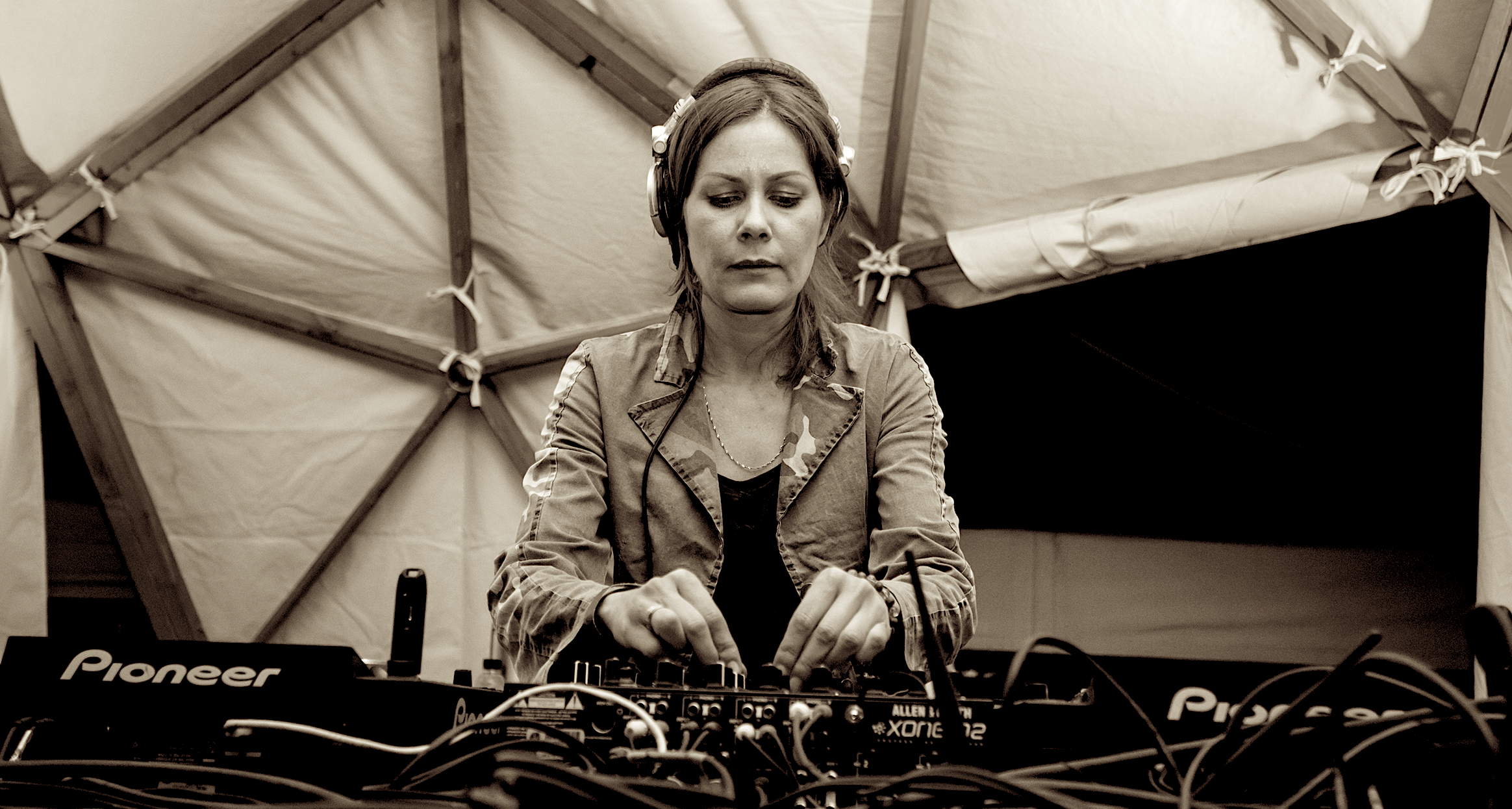 Yuka Dj Set Live Parallel Festival.png