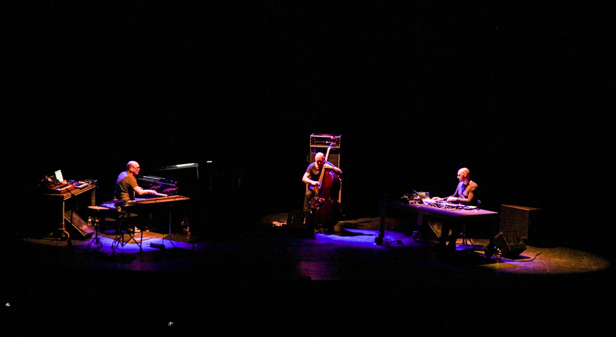 TRIALOGUE (Bugge Wesseltoft, Henrik Schwarz & Dan Berglund). Pic by Marta Vilardell. Lágrimas by Vanity Dust & friends. 