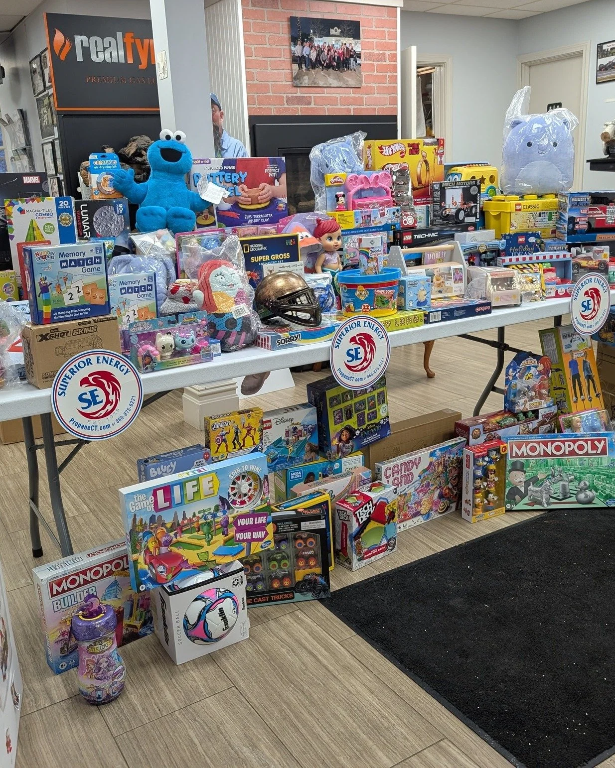 🔔 Today is the DAY! Let's make it happen - @vernonfiredept firefighters will be at our office at 1️⃣pm to collect the donations for families in need in our community. 🚒 994 Hartford Turnpike, Vernon, CT

💲 Monetary donations are still being accept