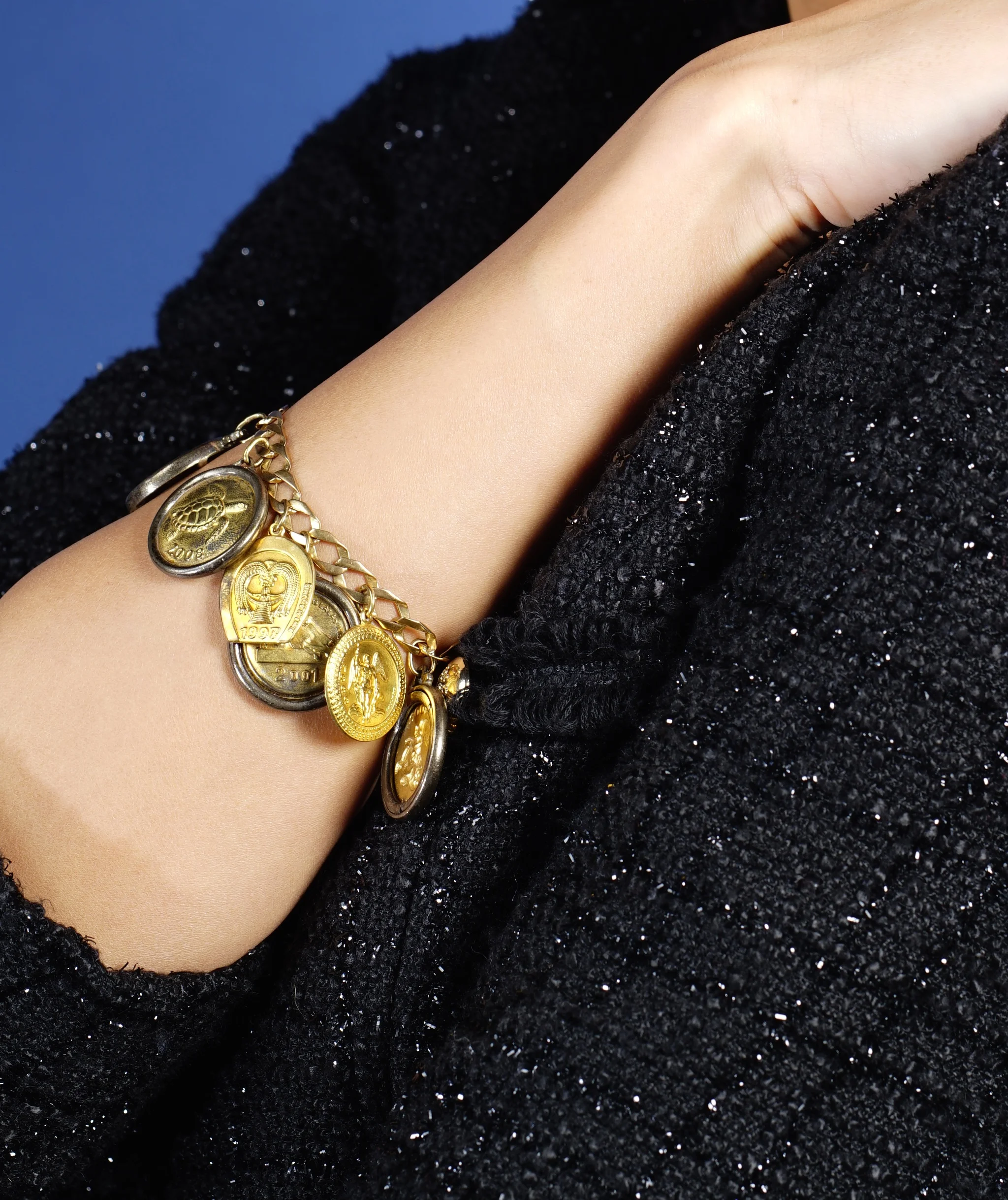 Iskenderian Bracelet Lalaounis Gold A16612.jpg