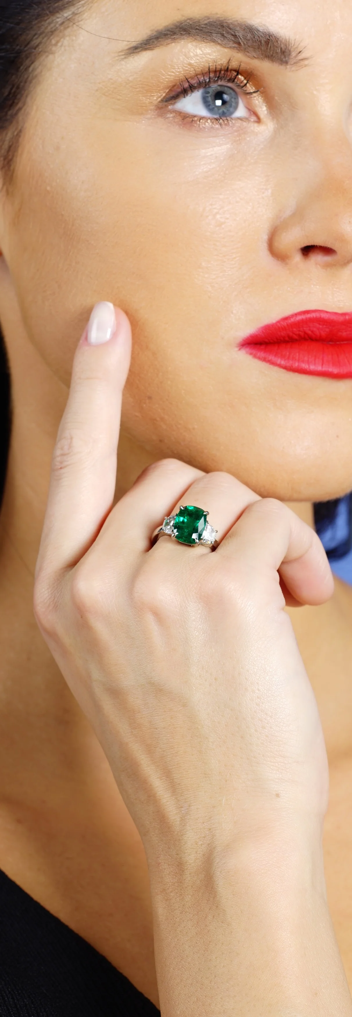 Iskenderian Ring Solitaire Emerald A16919.jpg