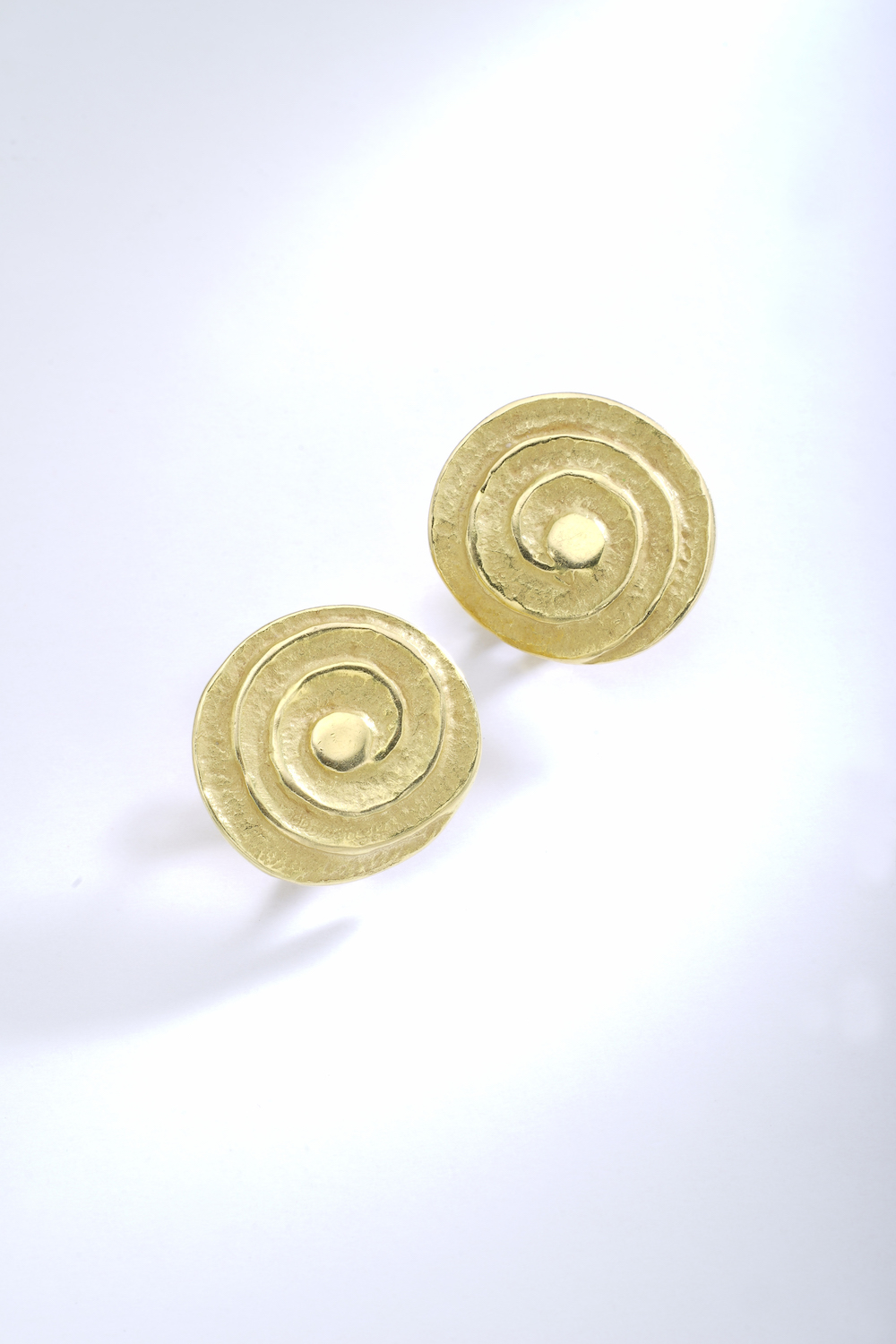 Iskenderian Earrings Gold B18300.jpeg