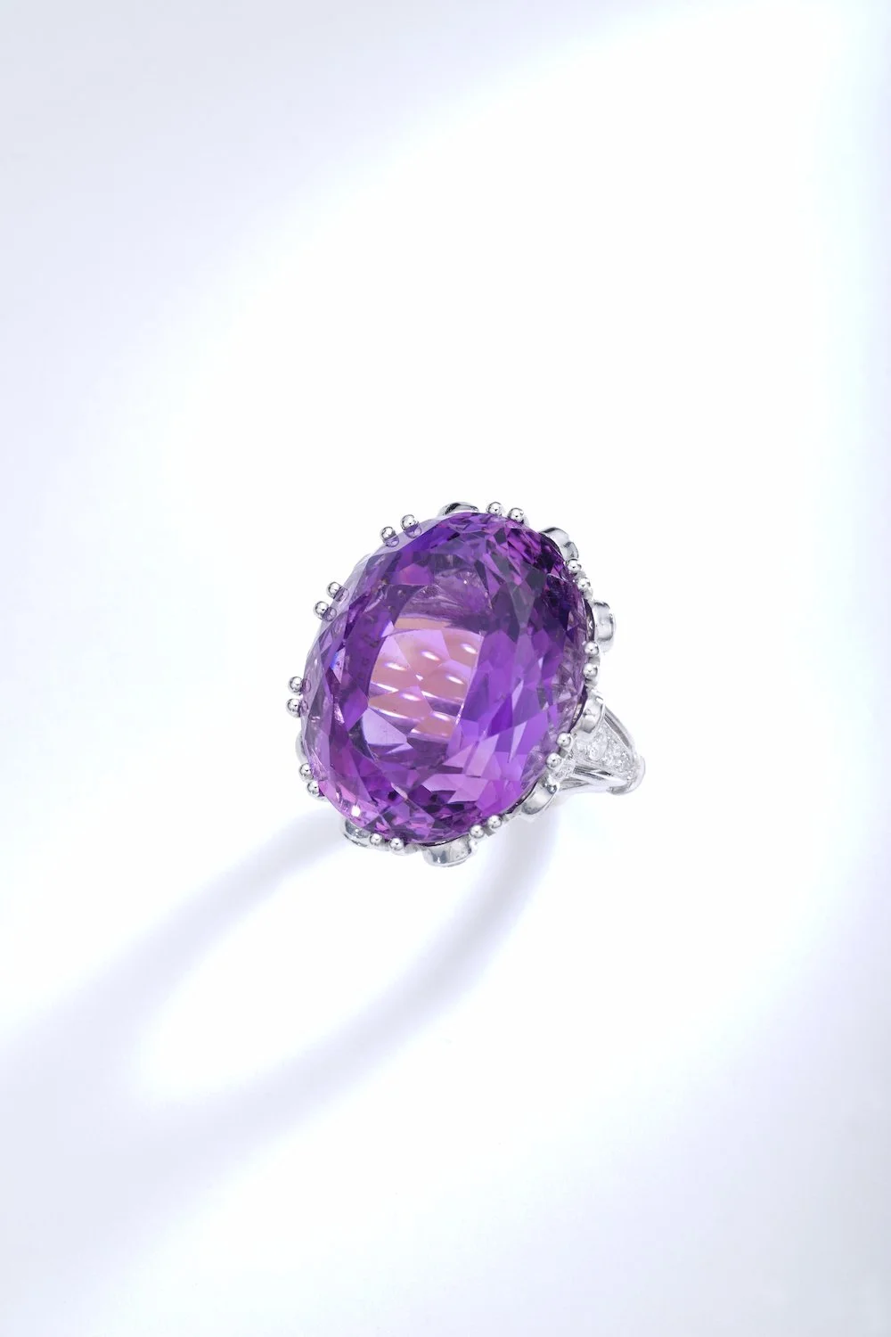 Iskenderian_Ring_Amethyst_Diamond_Platinum_1_org.jpeg