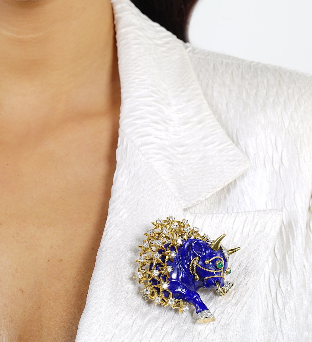 Iskenderian Brooch Taurus Lapis Lazuli Diamond Yellow Gold Platinum B18286.jpg