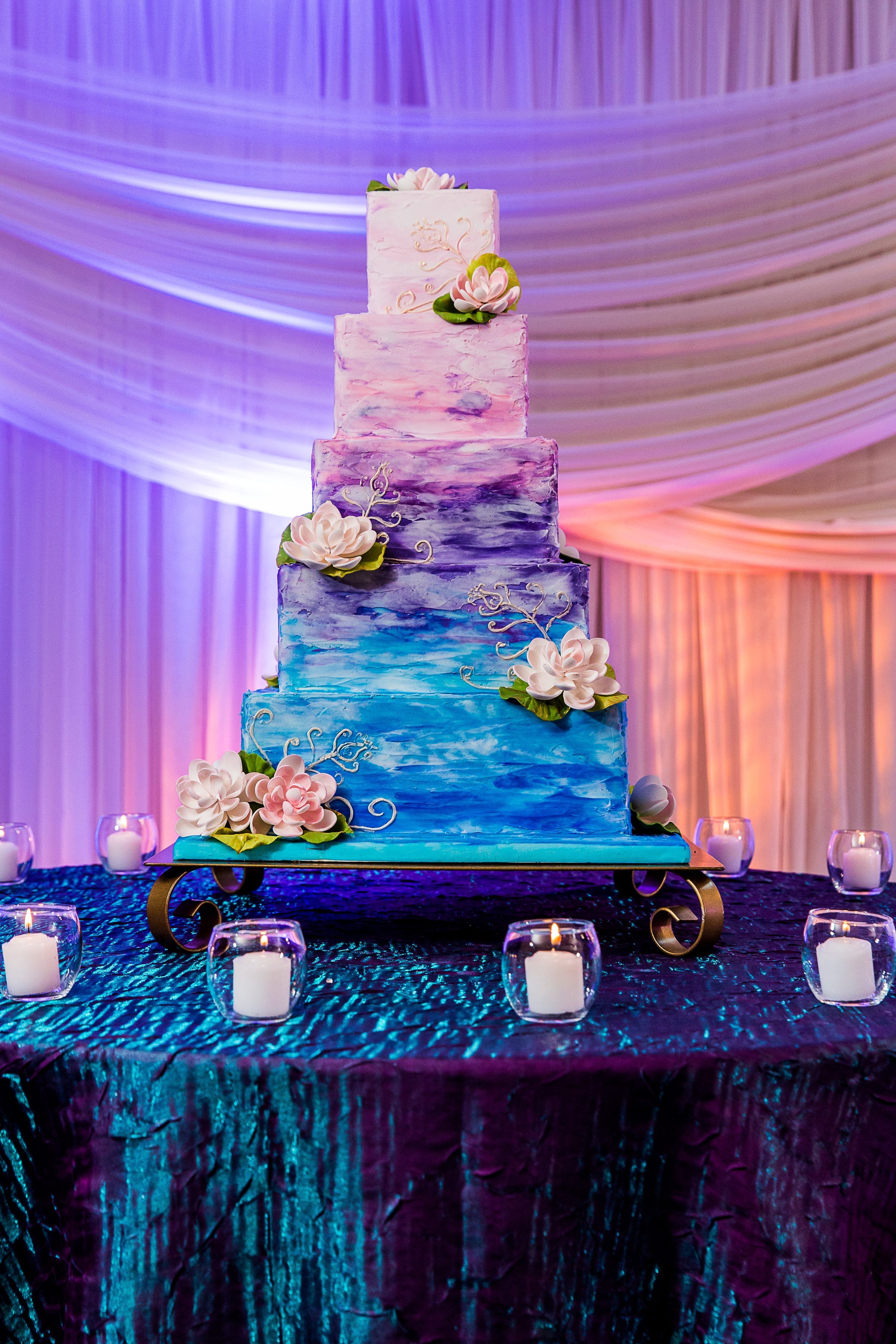 Gorgeous Peacock-Inspired Wedding Cake
