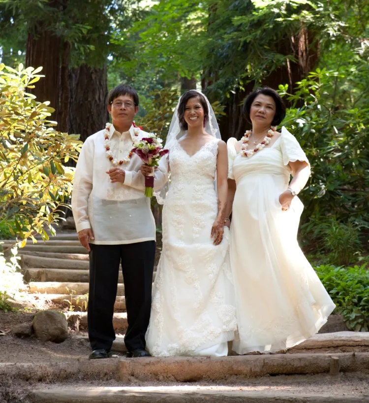 The beautiful bride and her proud parents