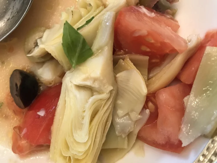 Artichoke, tomato, fresh basil, black olives, lemon, sea salt & olive oil salad