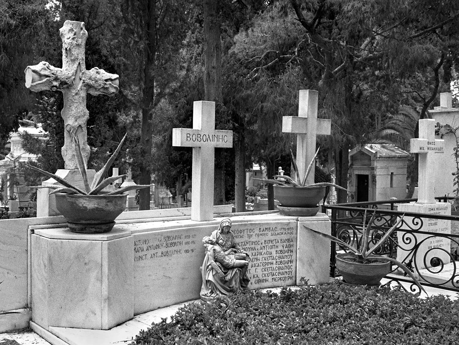 athens graves 4 ws.jpg
