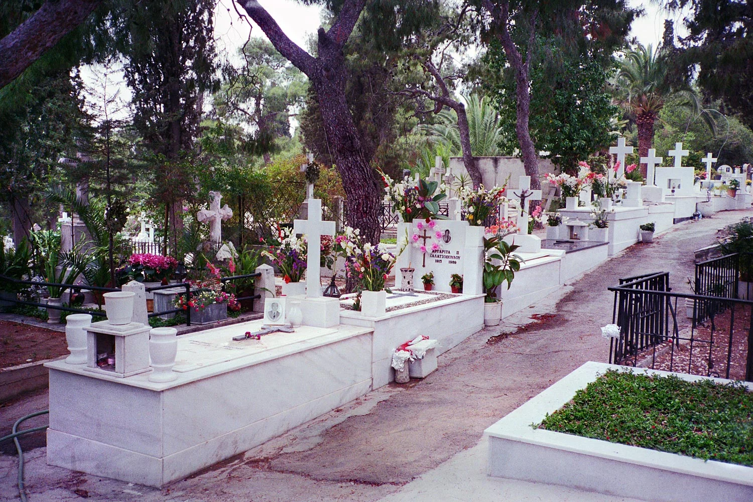Athens cemetery 57 ws.jpg