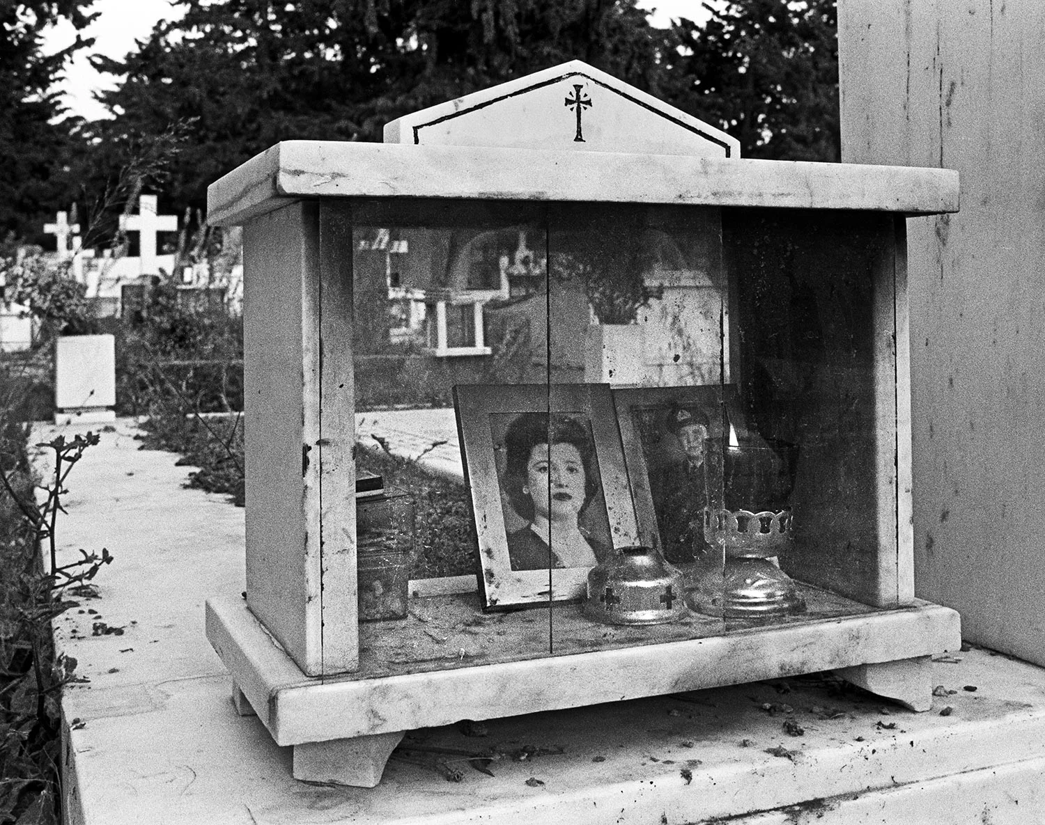 athens graves 18 ws.jpg