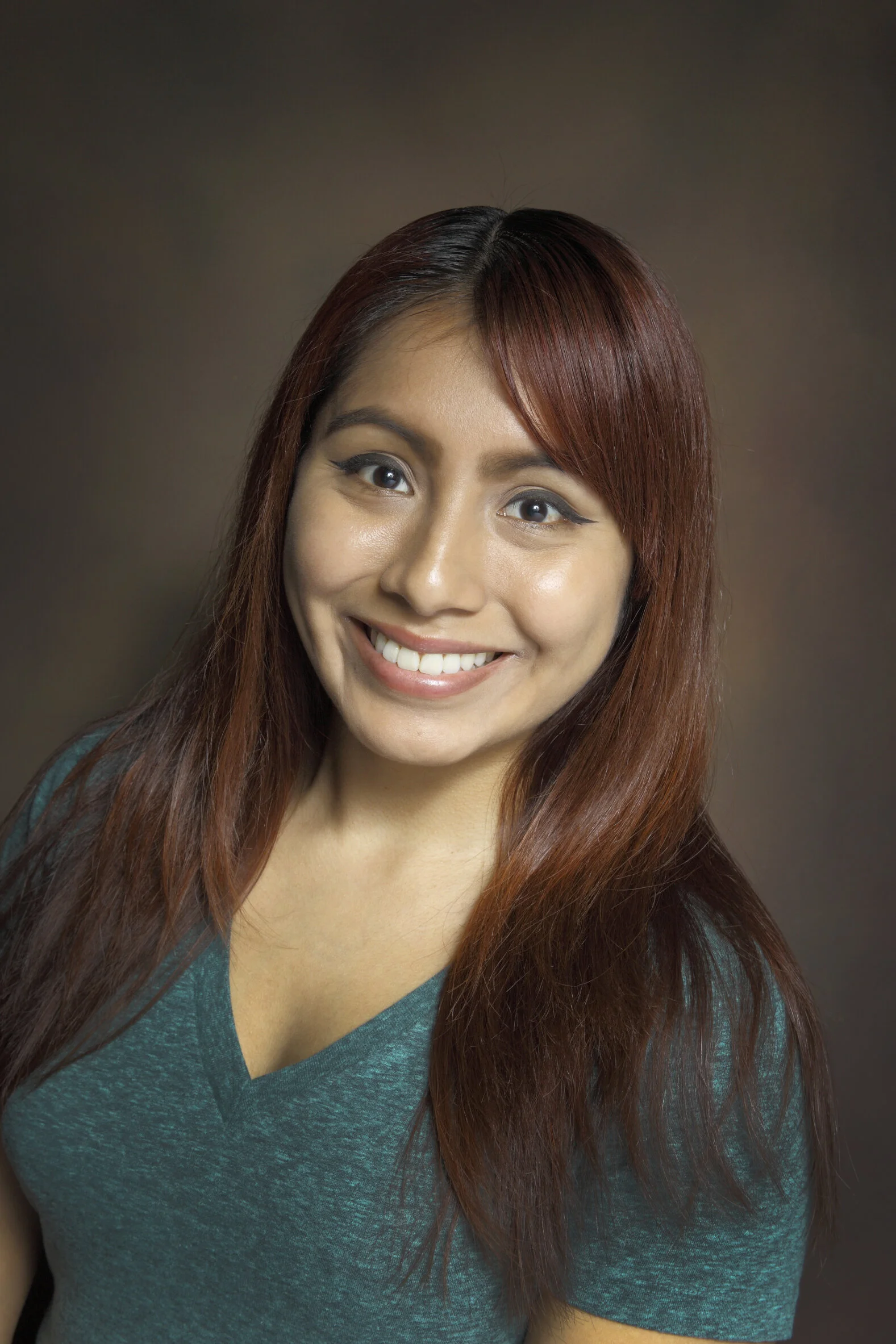 Leslie Mateo defended her thesis titled "Applying super-resolution microscopy to investigate the regulatory structure of the genome"