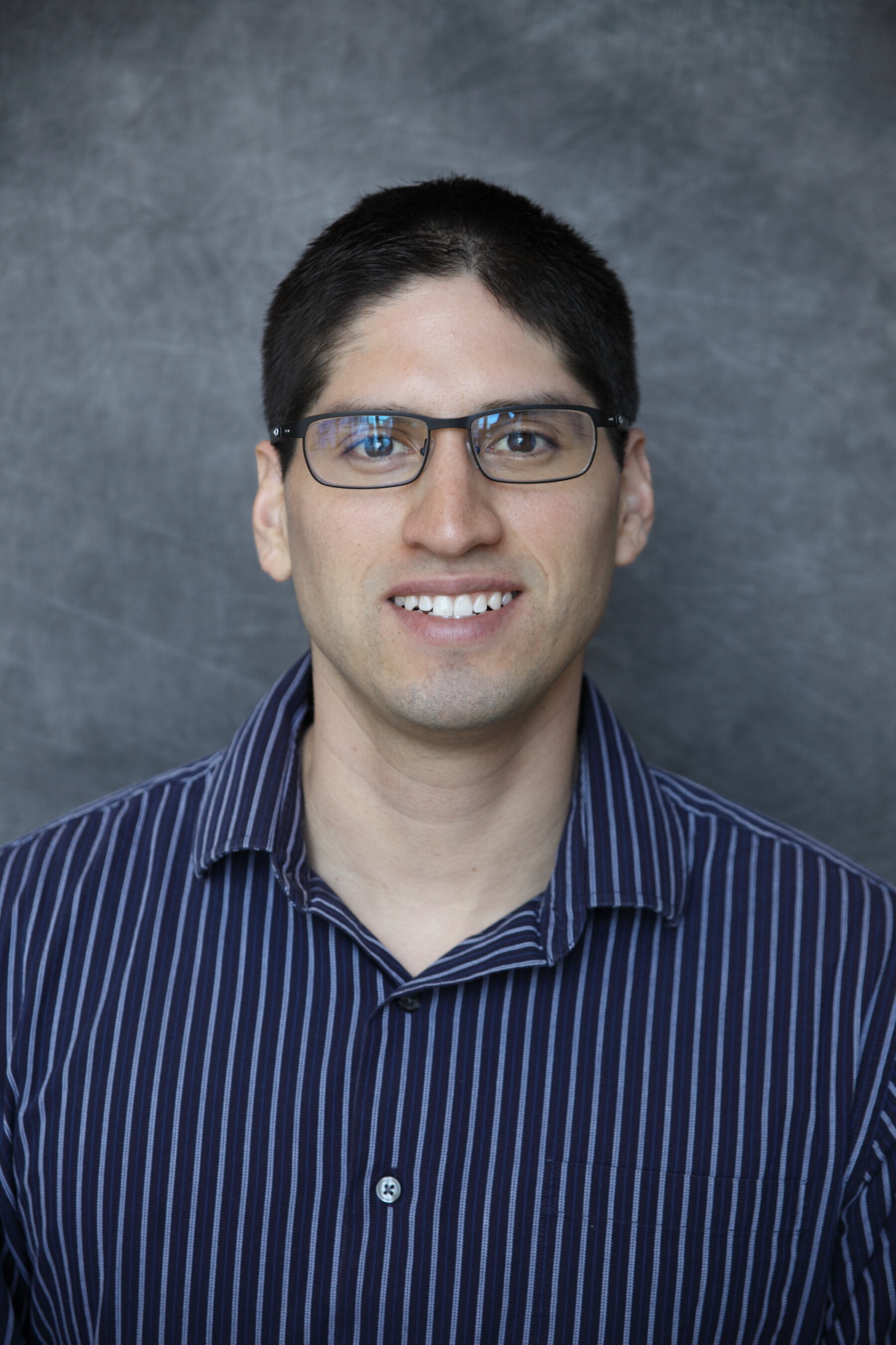 Giovanni Diaz defended his thesis titled "Mature Cochlear Hair Cell Transcriptional Diversity Revealed with Single-Cell RNA Sequencing"