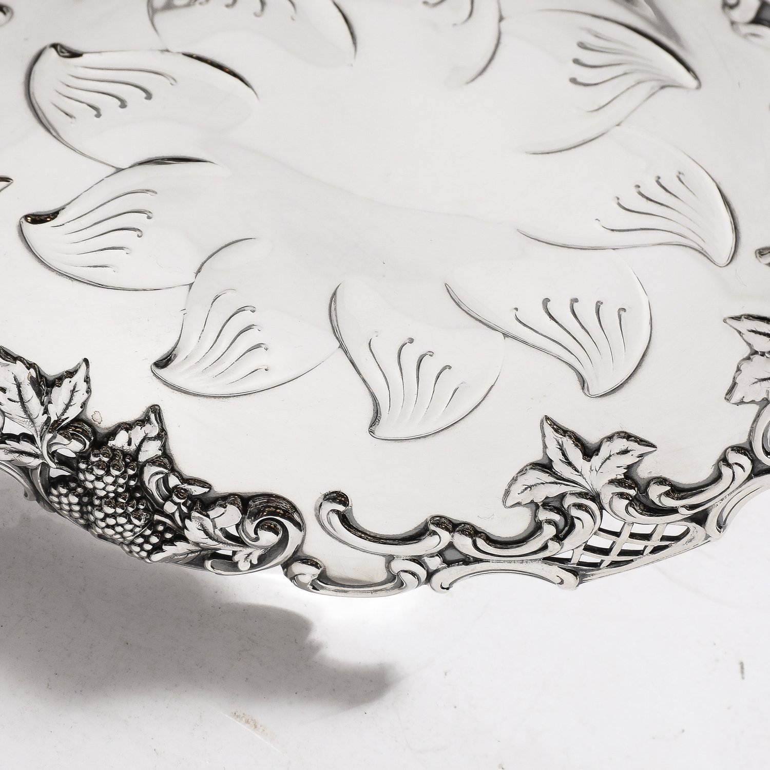 Pair+of+Tiffany+and+Co.+Sterling+Silver+%22Blackberry%22+Compotes_Tazza+-+High+Style+Deco+10.jpg