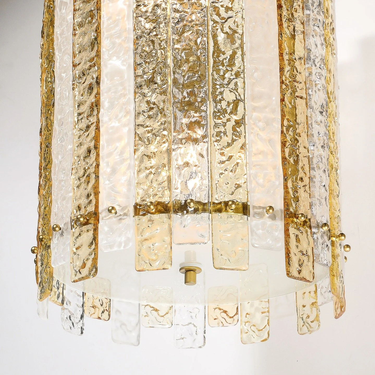 Modernist Hand-Blown Amber and Clear Murano Glass Paneled Cylindrical Chandelier

Italy, 21st Century

Dimensions: 

Height: 40 in (101.6 cm) x Diameter: 16 in (40.64 cm)

Body Height: 23&quot;
.
.
.
.
.
.
#antiquefurniture
#vintagefurniture
#antique
