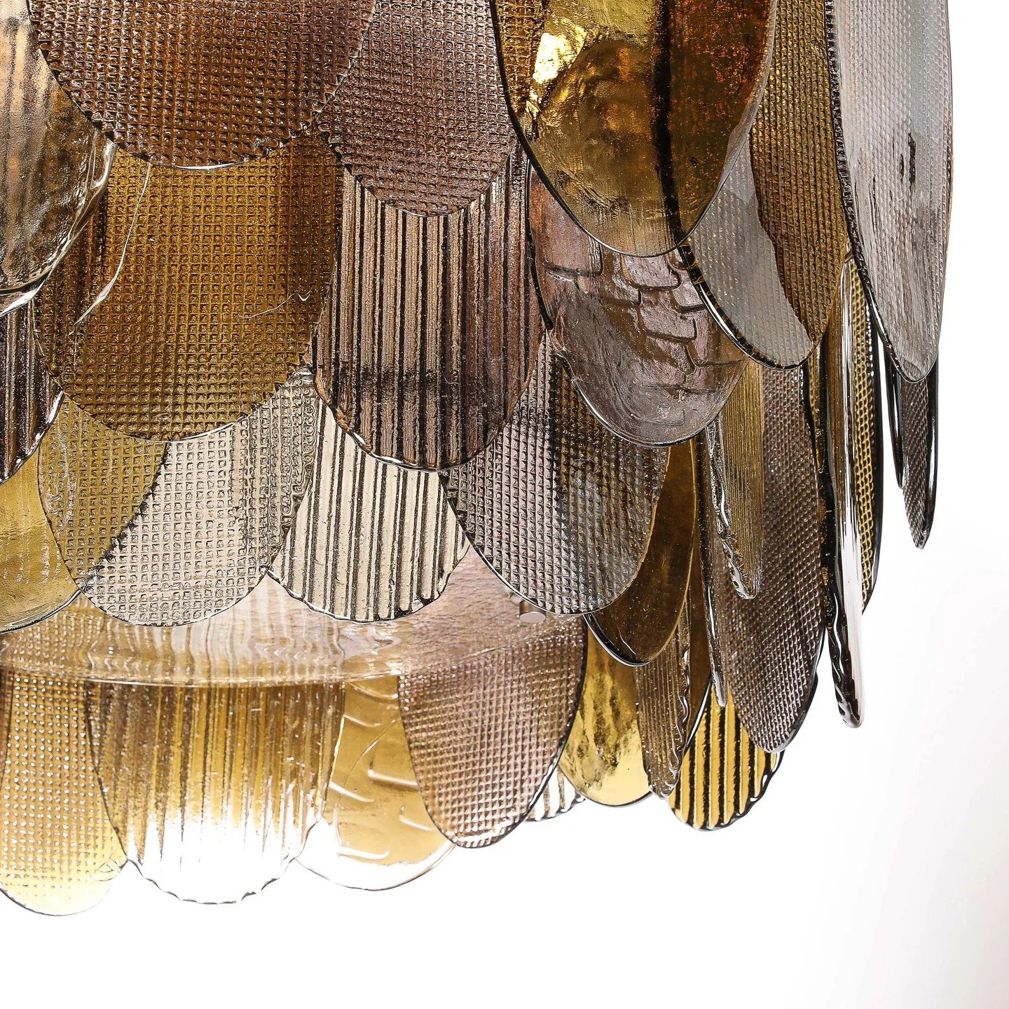Modernist Round 3-Tier Hand-Blown Murano Glass Chandelier W/ Oval Reeded Shades

Italy, 21st Century

Dimensions:

Height: 48 in (121.92 cm) x Diameter: 31 in (78.74 cm)

Body Height: 21&quot;
.
.
.
.
.
#antiquefurniture
#vintagefurniture
#antiques
#