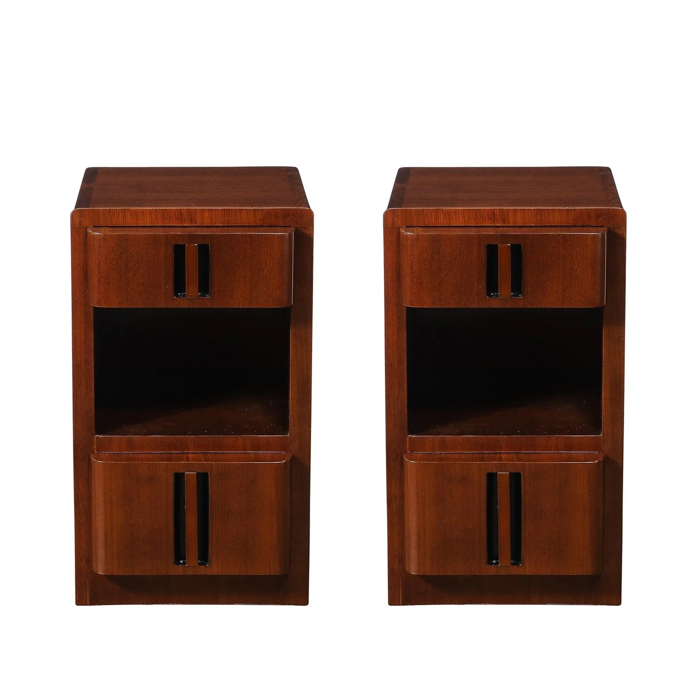 Pair of Art Deco Nightstands in Book-Matched Walnut with Black Lacquer Accents

American, Circa 1940

Dimensions: 

Height: 28 in (71.12 cm) x Width: 16 in (40.64 cm) x Depth: 14 in (35.56 cm)
.
.
.
.
.
#vintagenightstand 
#vintagefurnitures 
#interi
