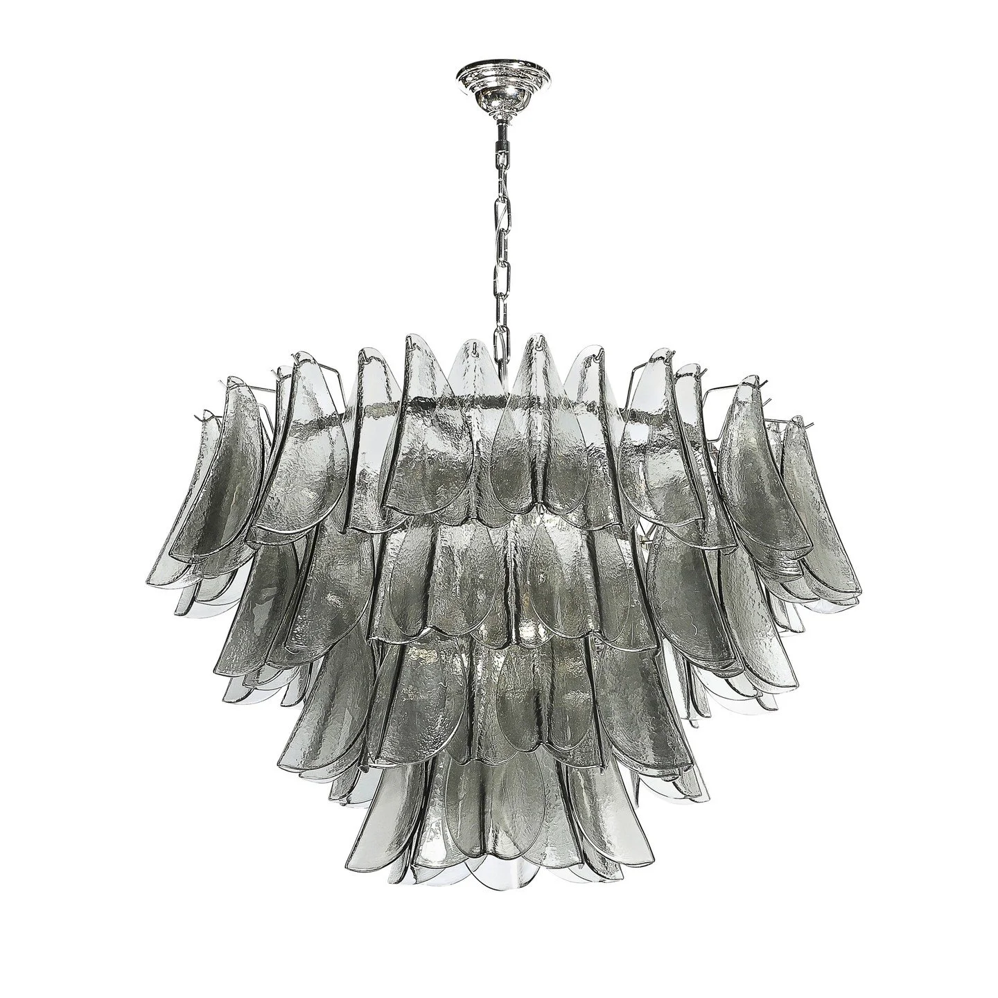 Modernist Feather Chandelier in Murano Smoked Topaz Glass and Polished Chrome

Italy, 21st Century

Dimensions: 

Body Height: 23 in (58.42 cm) x Diameter: 36 in (91.44 cm)
.
.
.
.
.
#muranoglass
#madeinitaly
#interiordesigners
#interiordecoration