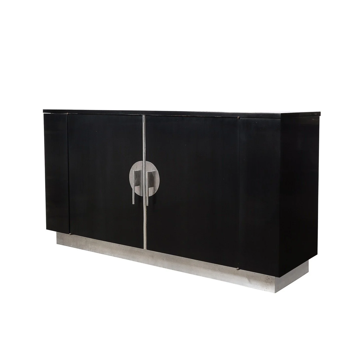 Art Deco Machine Age Ebonized Walnut &amp; Aluminum Sideboard by Walter Dorwin

American, Circa 1935

Dimensions:

Height: 35 in (88.9 cm) x Width: 68 in (172.72 cm) x Depth: 19 in (48.26 cm)
.
.
.
.
.
#artdecosideboard
#vintagefurniture 
#artdeco
#i