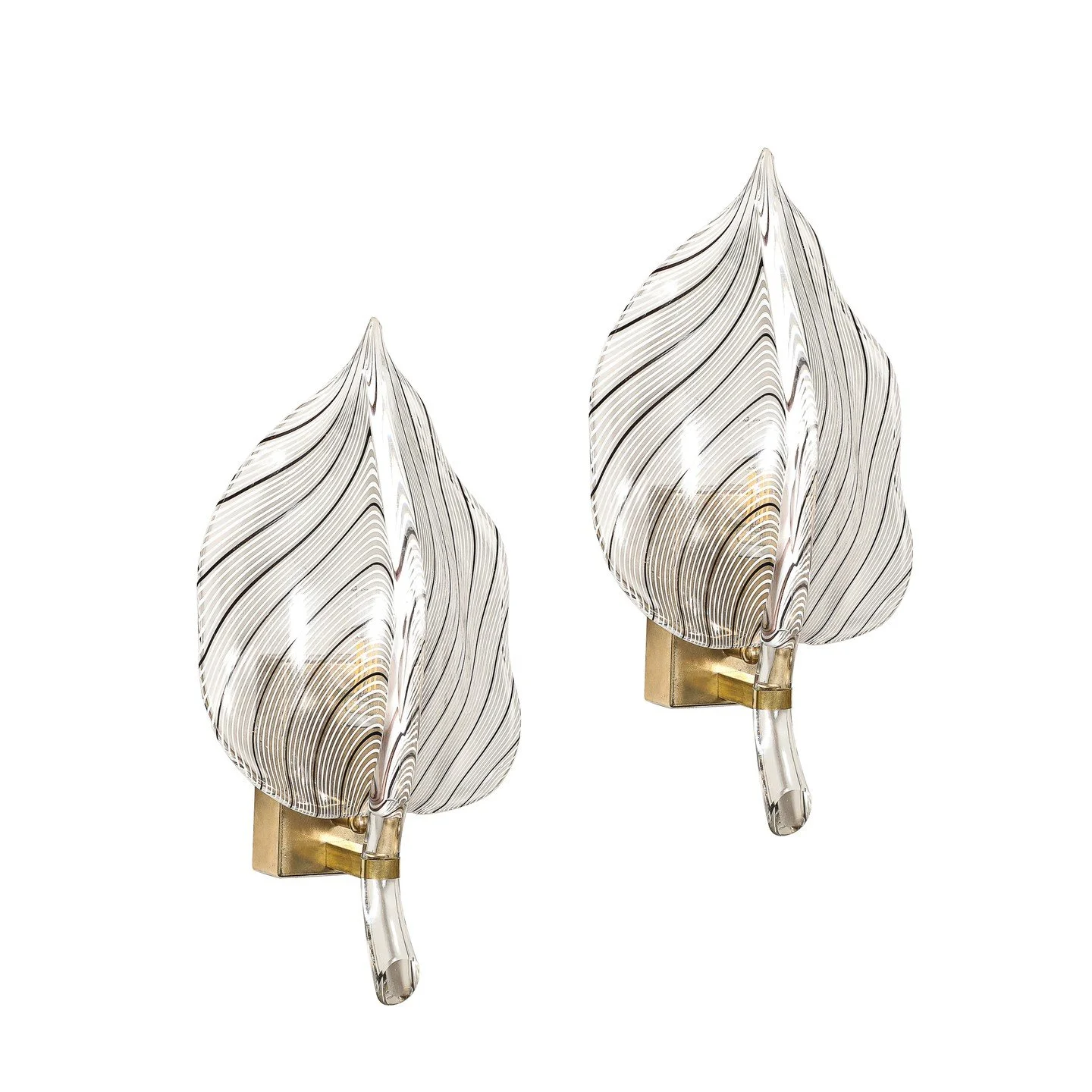 Mid-Century Hand-Blown Black Linear Murano Glass Leaf Sconces by Franco Luce

Italy, Circa 1970

Dimensions:

Height: 16 in (40.64 cm) x Width: 10 in (25.4 cm) x Depth: 5.5 in (13.97 cm)
.
.
.
.
.
#midcenturysconces
#francoluce
#vintagelighting
#inte