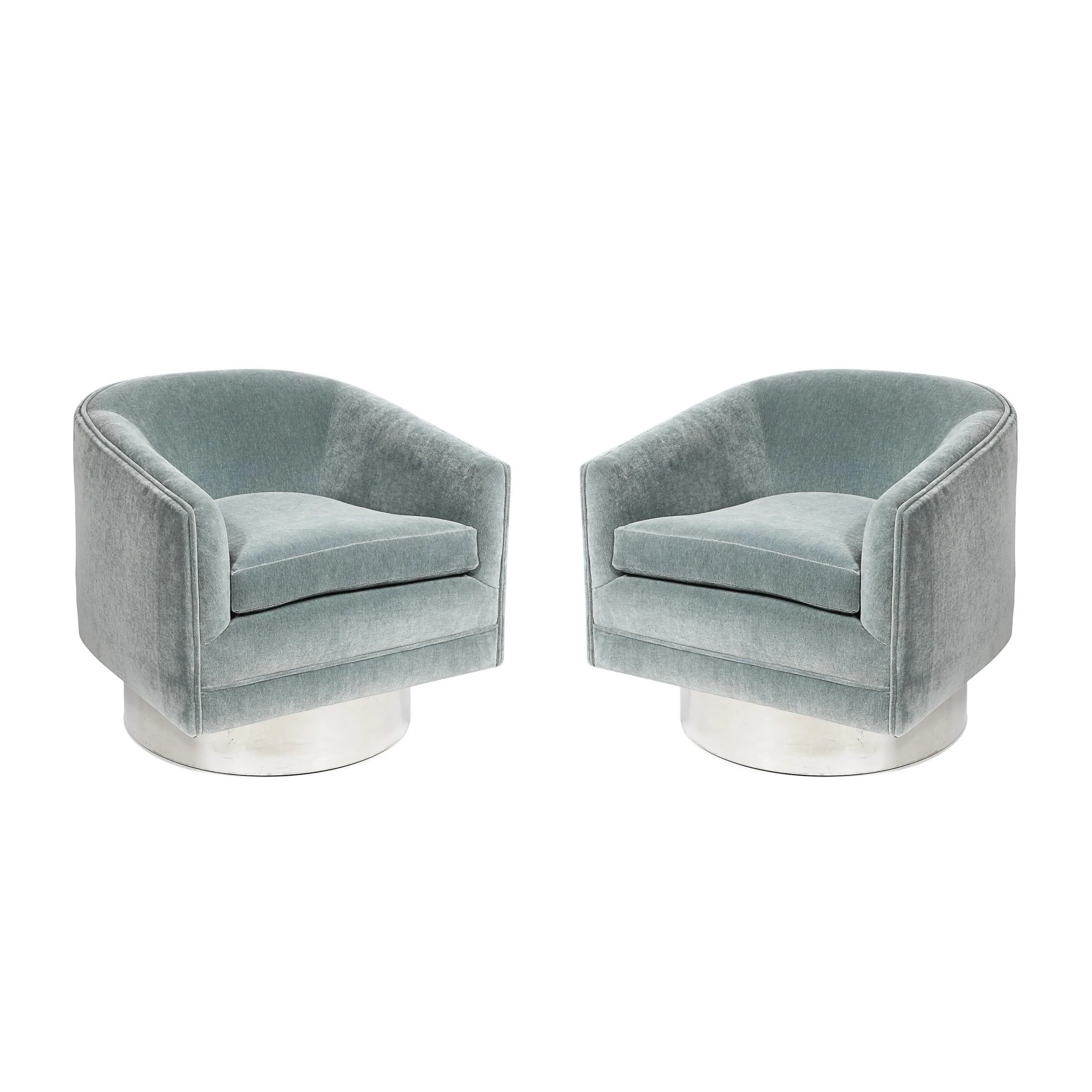 Mid-Century Aluminum &amp; Powder Blue Velvet Swivel Chairs by Leon Rosen for Pace

American, Circa 1970

Dimensions: 

Height: 27 in (68.58 cm) x Width: 28 in (71.12 cm) x Depth: 30 in (76.2 cm)

Seat Height: 19.5 in (49.53 cm)

Creator: Pace Furnit