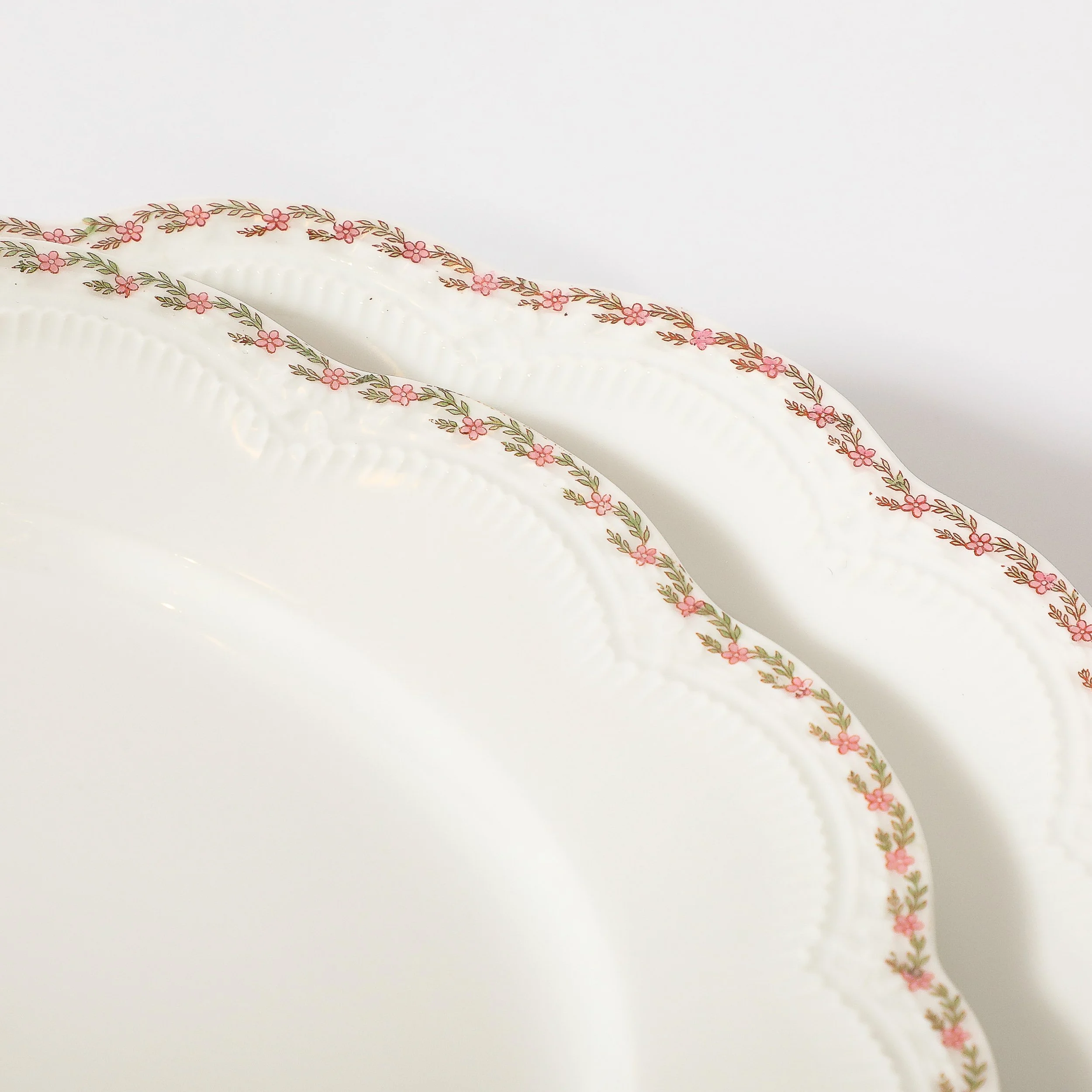 Antique Haviland for Limoges Porcelain Dinner Set for 24 Floral Spray Pattern — image 9