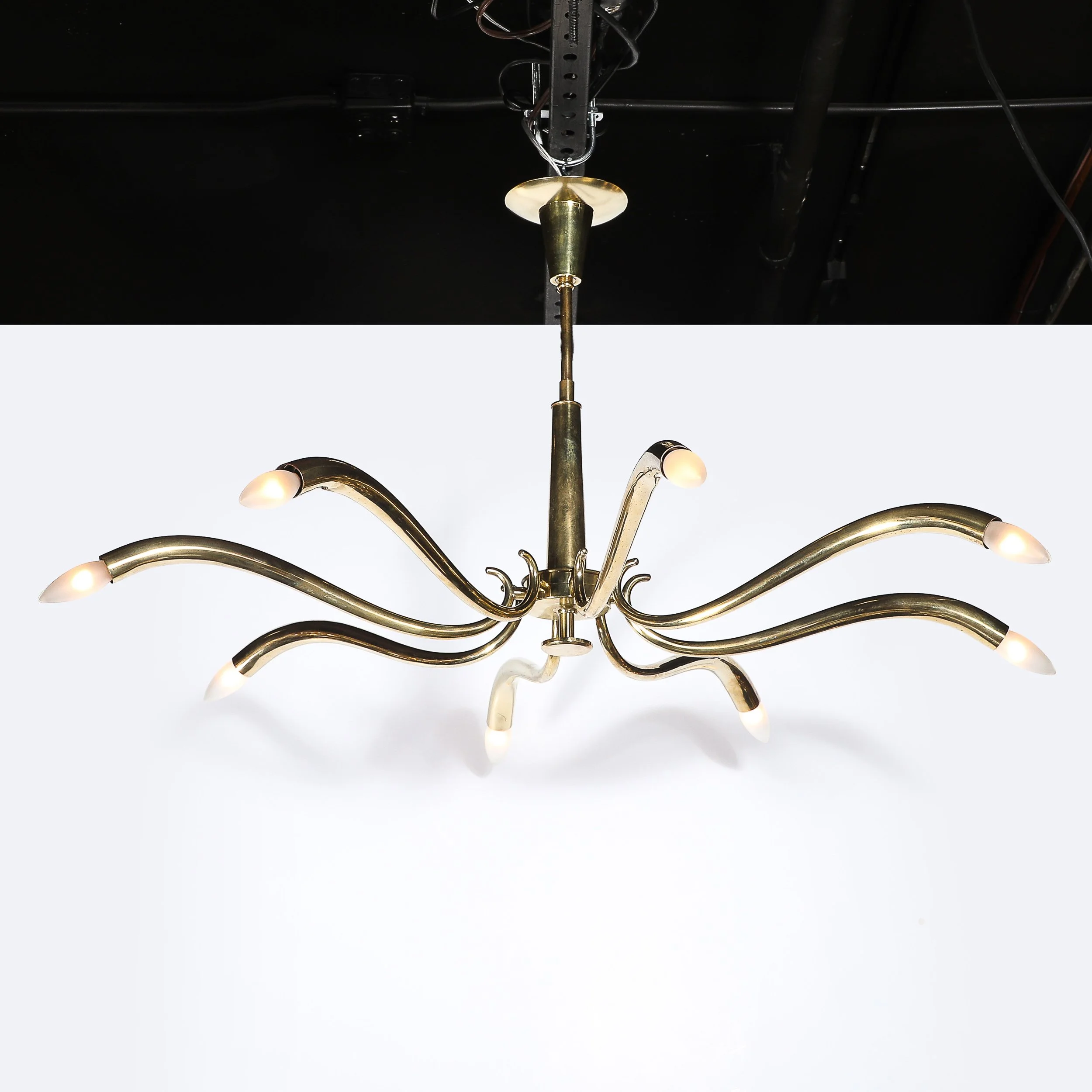 Mid-Century Polished Brass 8-Arm Sculptural Chandelier by Oscar Torlasco — image 3
