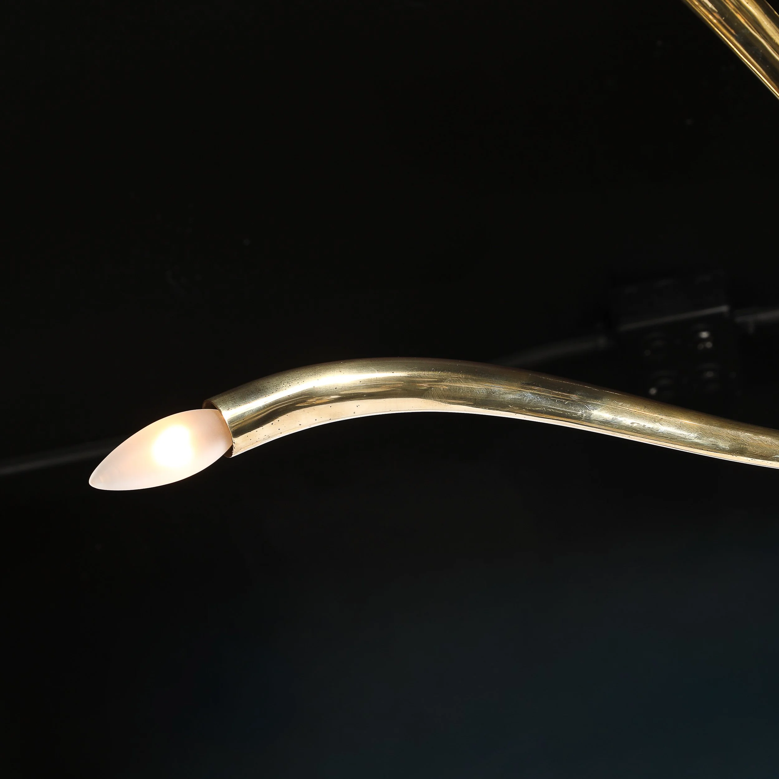 Mid-Century Polished Brass 8-Arm Sculptural Chandelier by Oscar Torlasco — image 6
