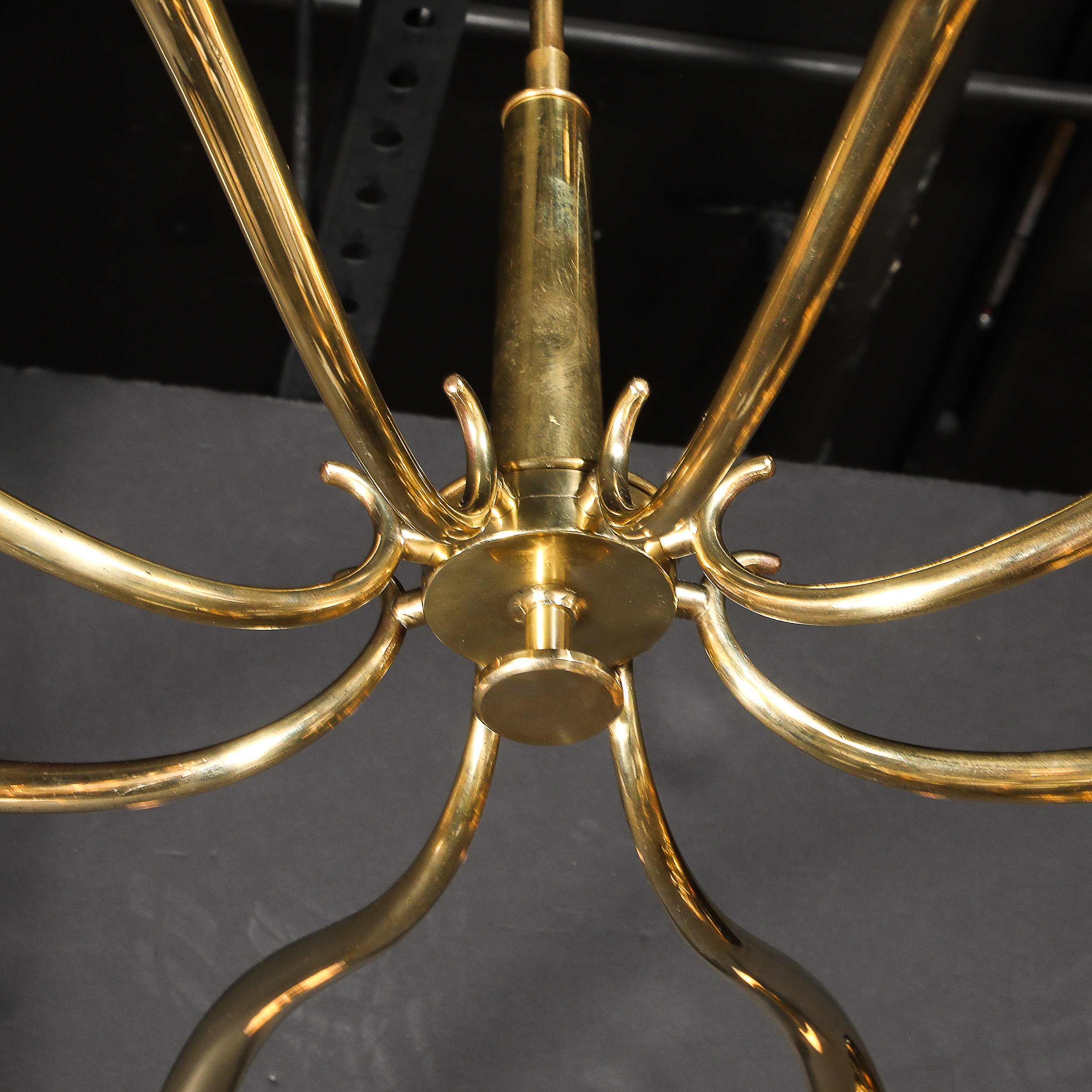 Mid-Century Polished Brass 8-Arm Sculptural Chandelier by Oscar Torlasco — image 13