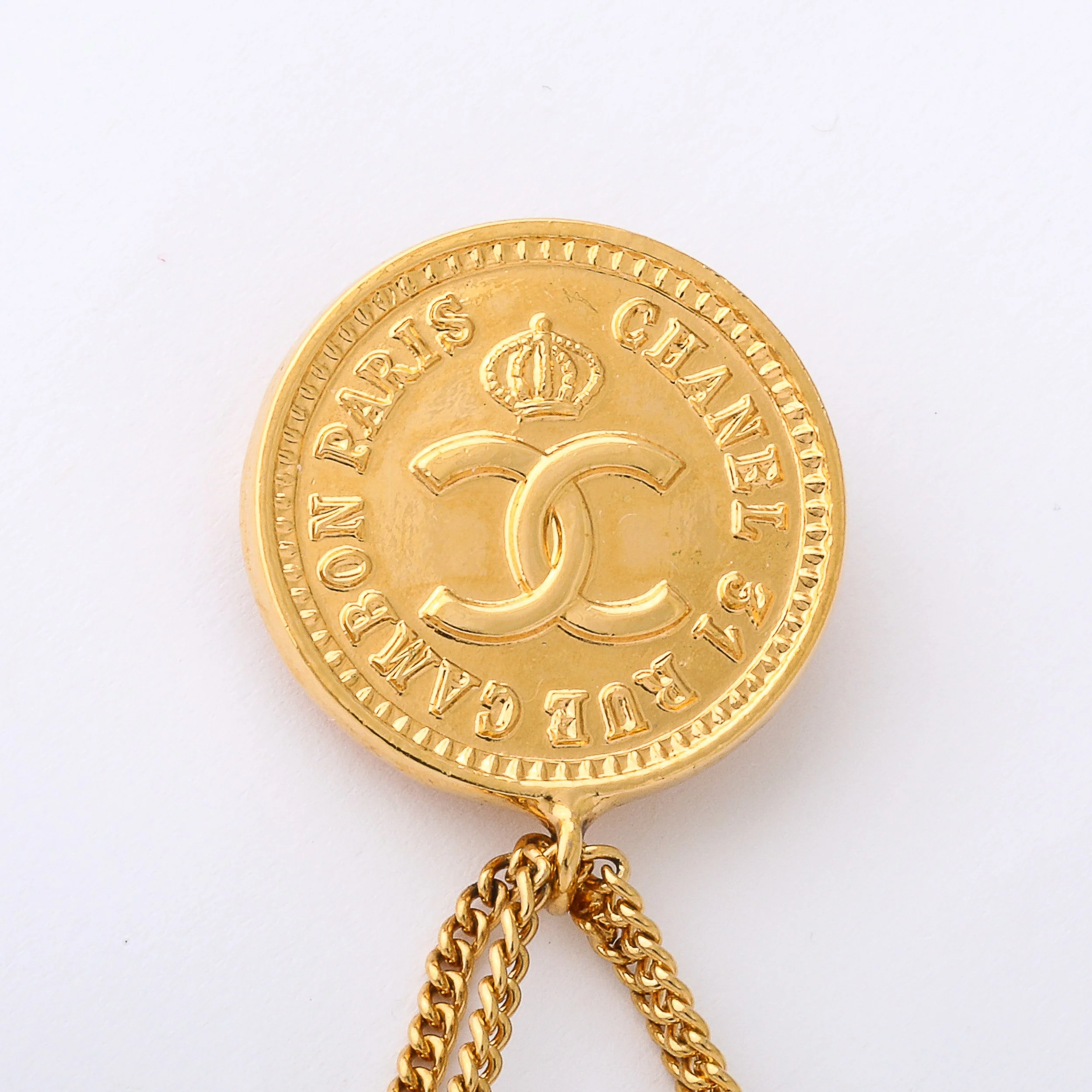 Vintage Chanel Gold-Plated Rue Cambon Quilted Bag Brooch offered by High Style Deco — image 2