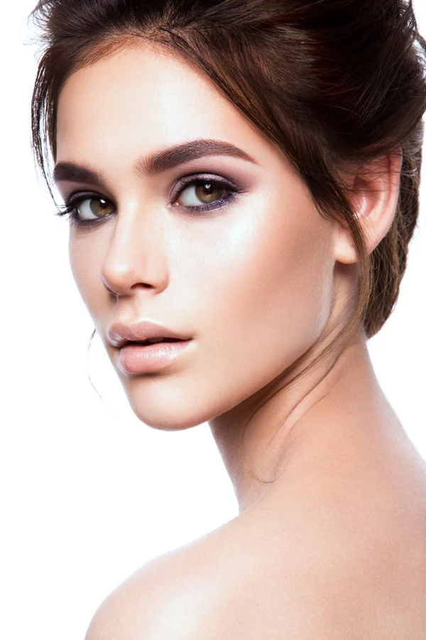 Glam Makeup Looks by Blende