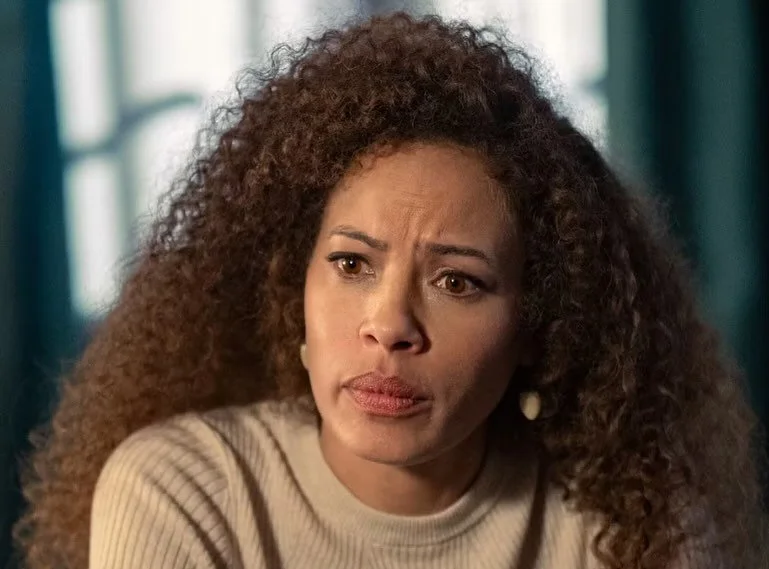 Tawny Cypress in season 1 of 🐝 Yellow Jackets wearing Blende Custom Lipstick!! 💋#customlipstick #custommade #customlipgloss #veganlipstick #bespoke #yellowjackets #tawnycypress #celebritymakeupartist