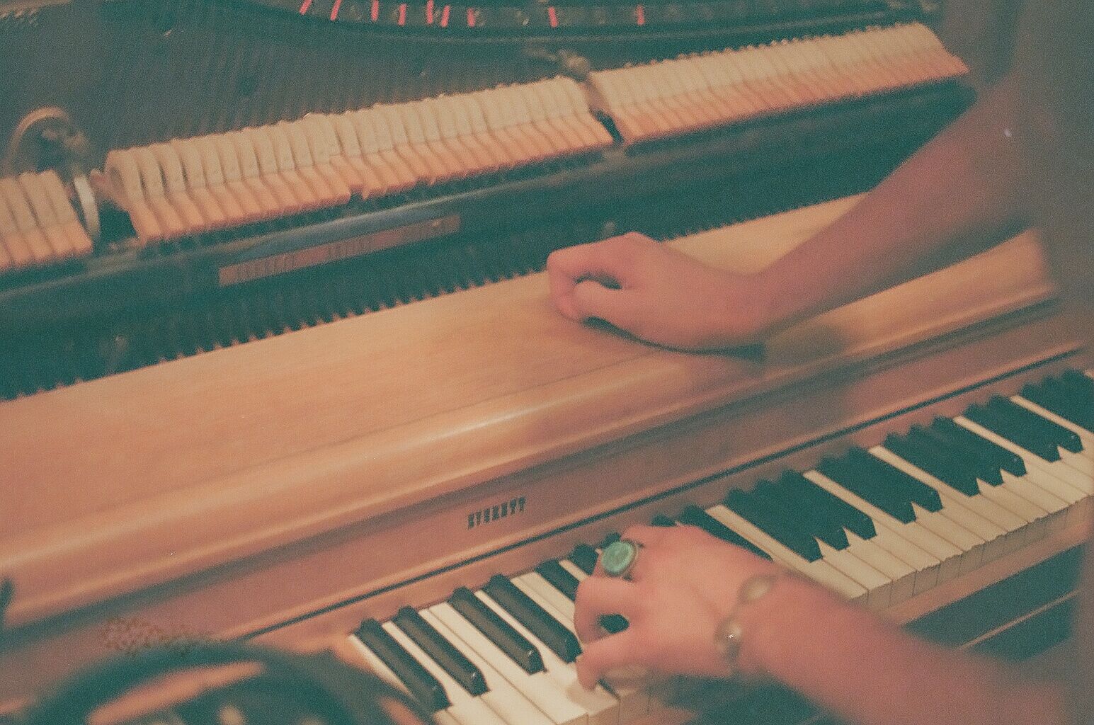 piano.jpg